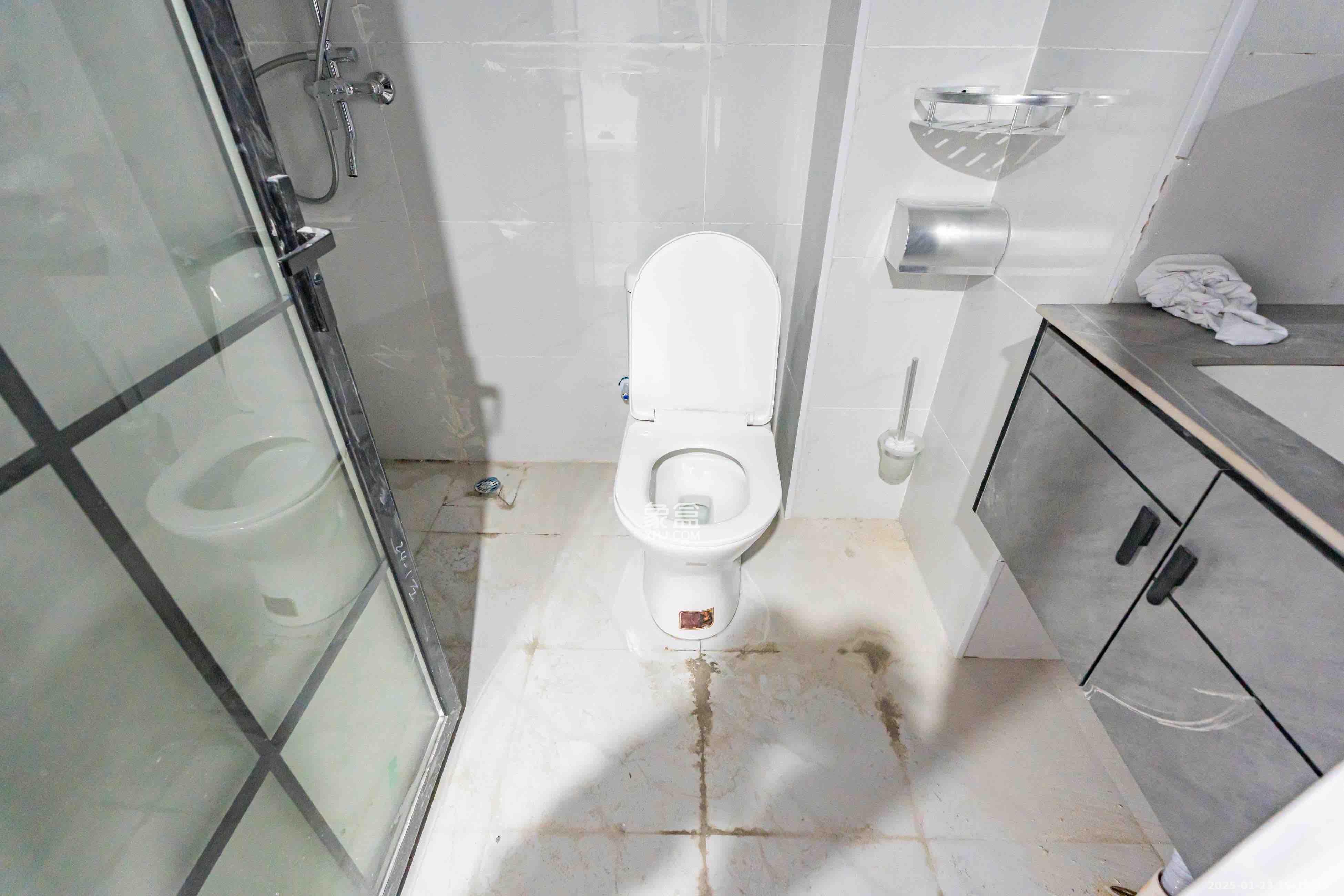 长城万富汇  2室1厅1卫    2500.0元/月 长城万富汇  2室1厅1卫    2500.0元/月室内图