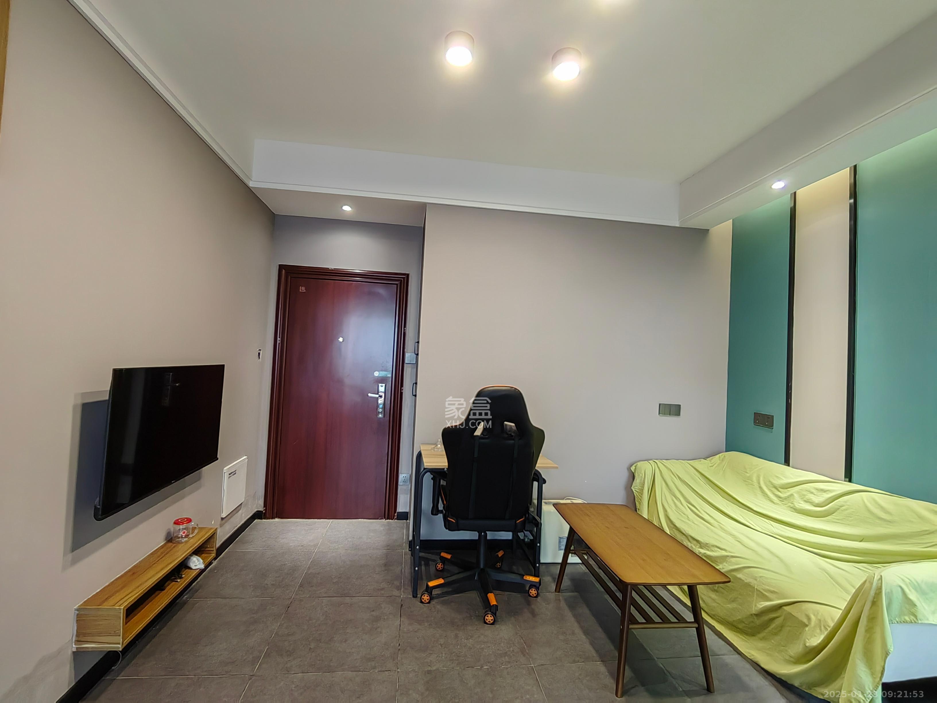 华宇金苑 1室1厅1卫 24.8万 华宇金苑 1室1厅1卫 24.8万客厅