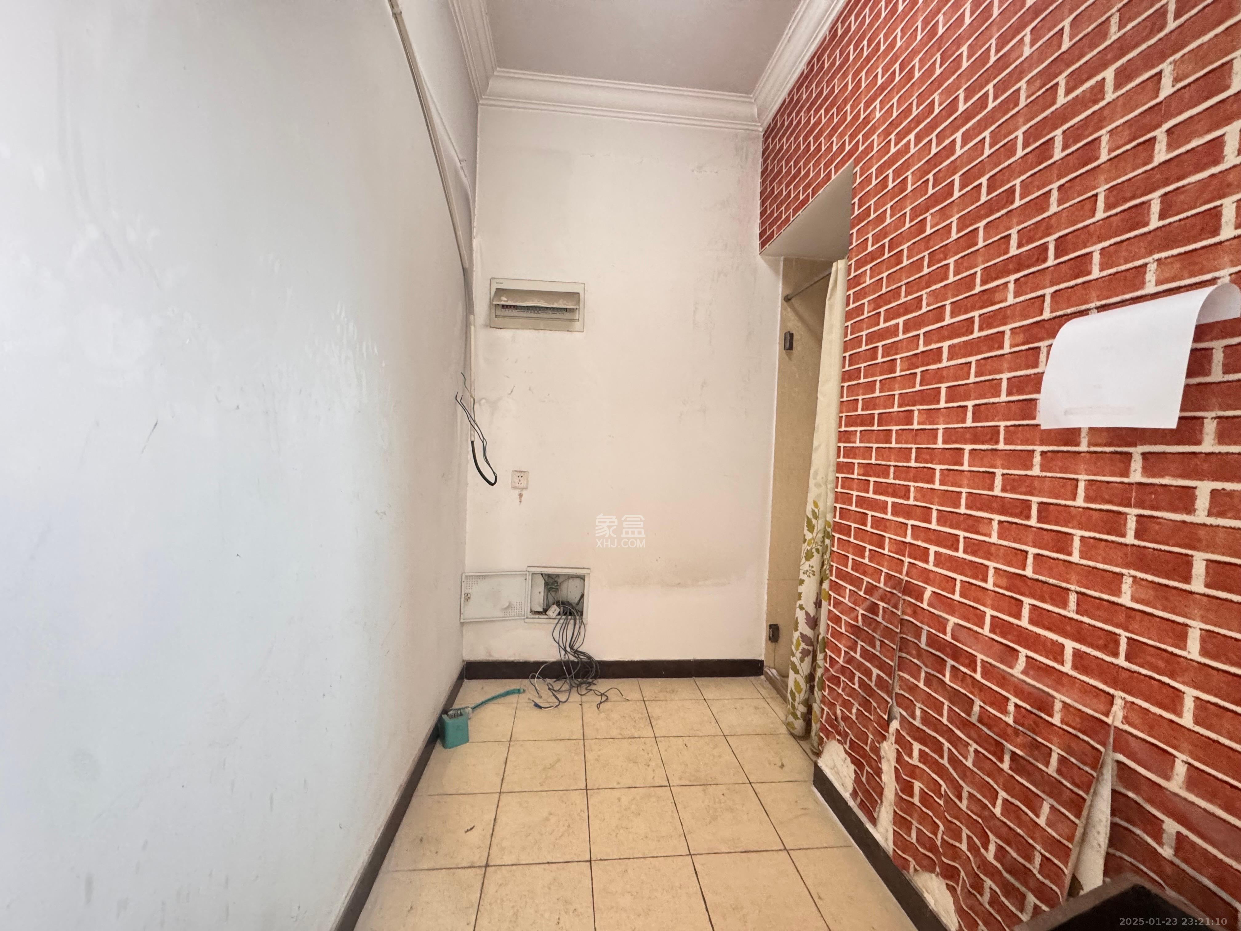 恒大雅苑  4室2厅2卫    4300.0元/月 恒大雅苑  4室2厅2卫    4300.0元/月室内图