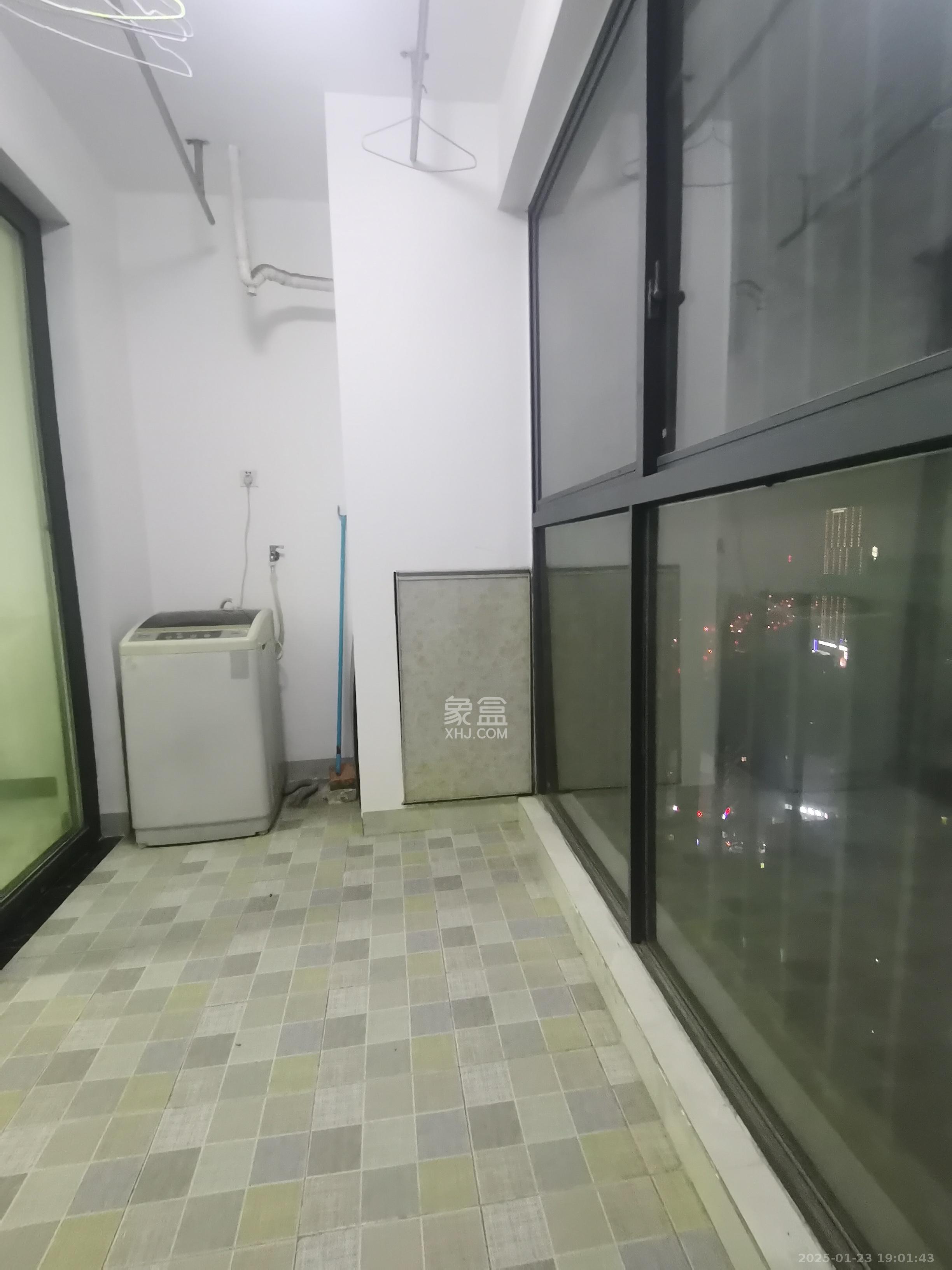 领东汇 3室2厅1卫 1800.0元/月 领东汇 3室2厅1卫 1800.0元/月室内图