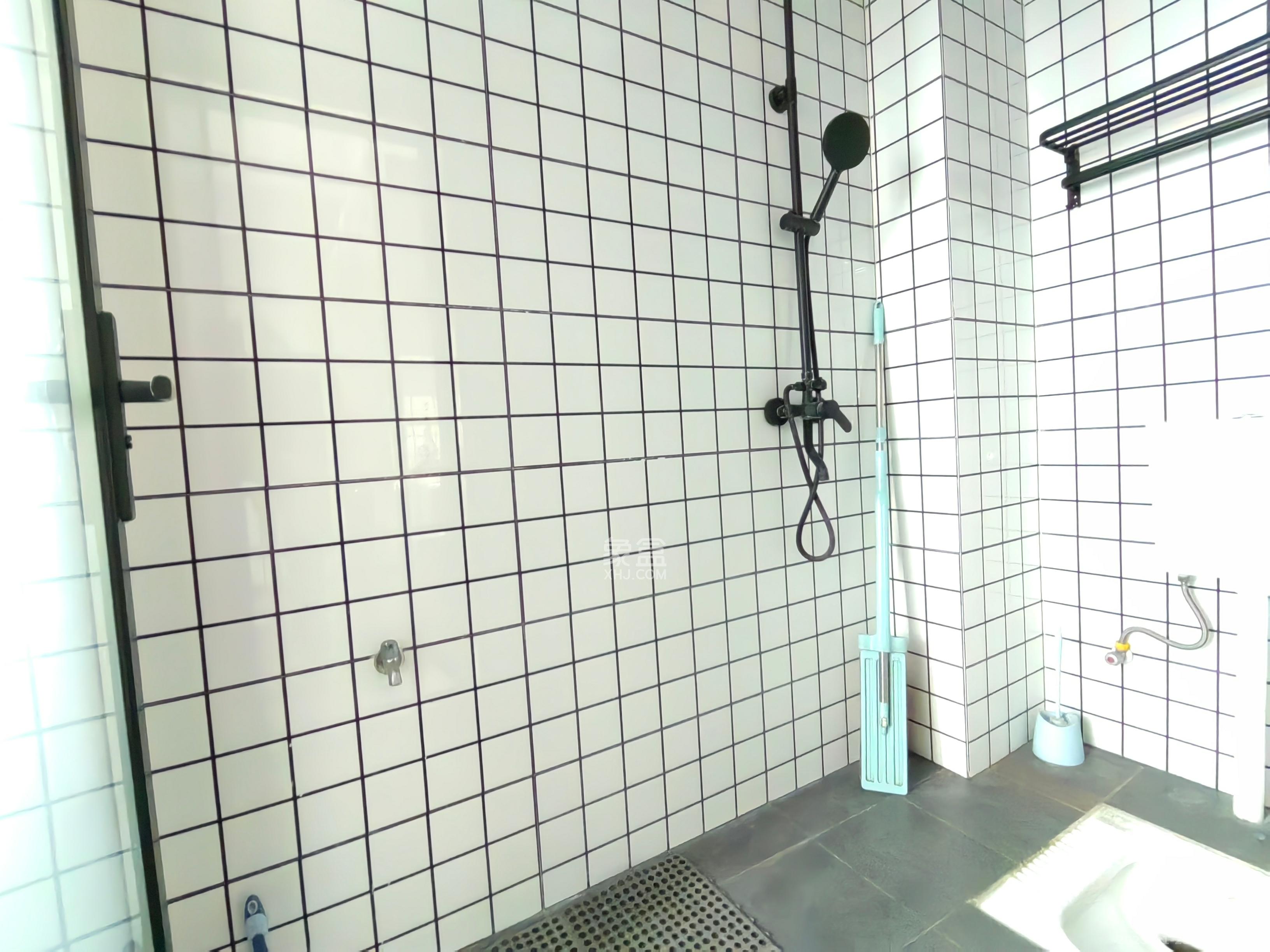 华宇金苑 1室1厅1卫 24.8万 华宇金苑 1室1厅1卫 24.8万客厅