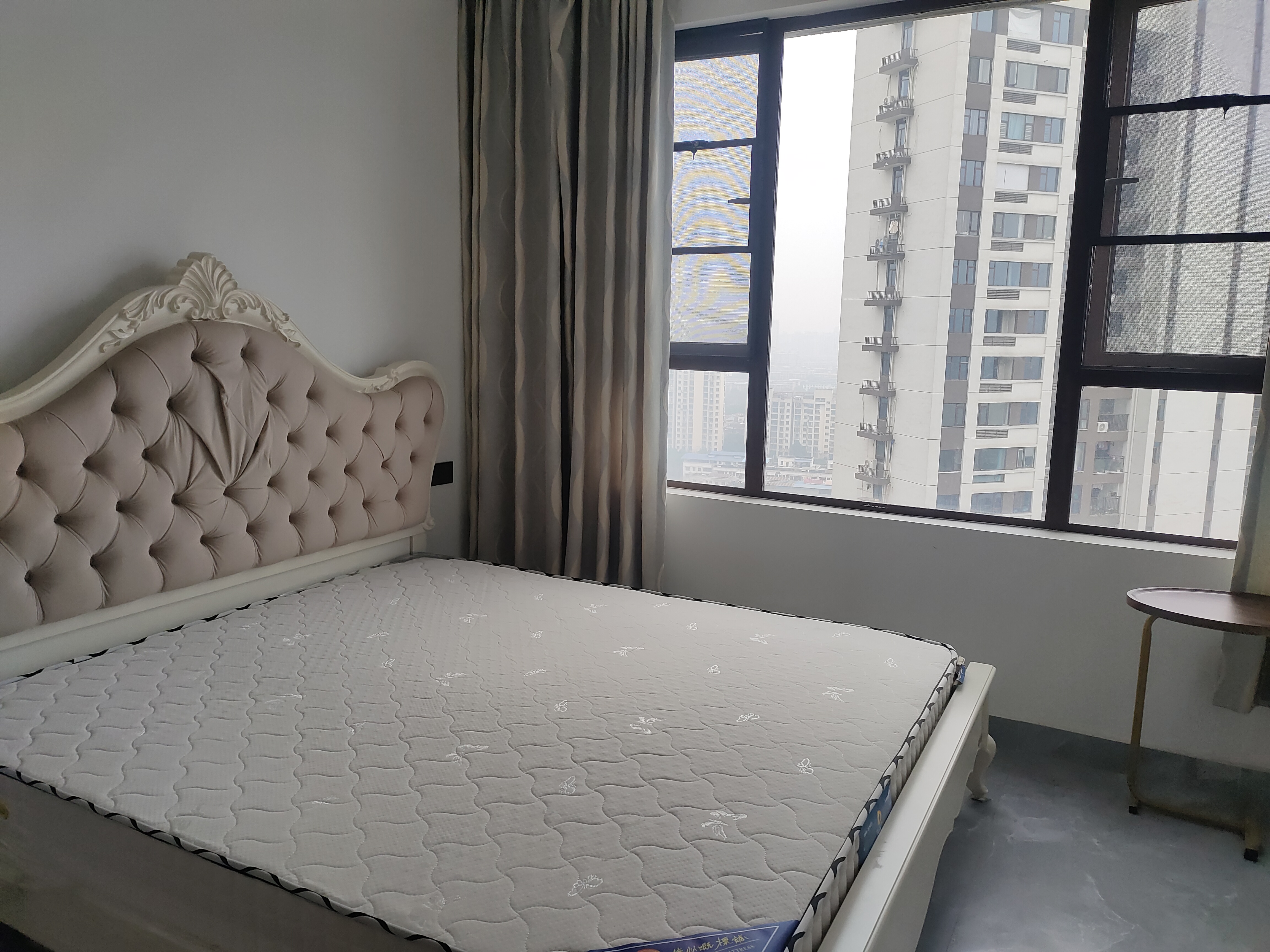 芷兰公馆西区 3室2厅1卫 2100.0元/月 芷兰公馆西区 3室2厅1卫 2100.0元/月室内图