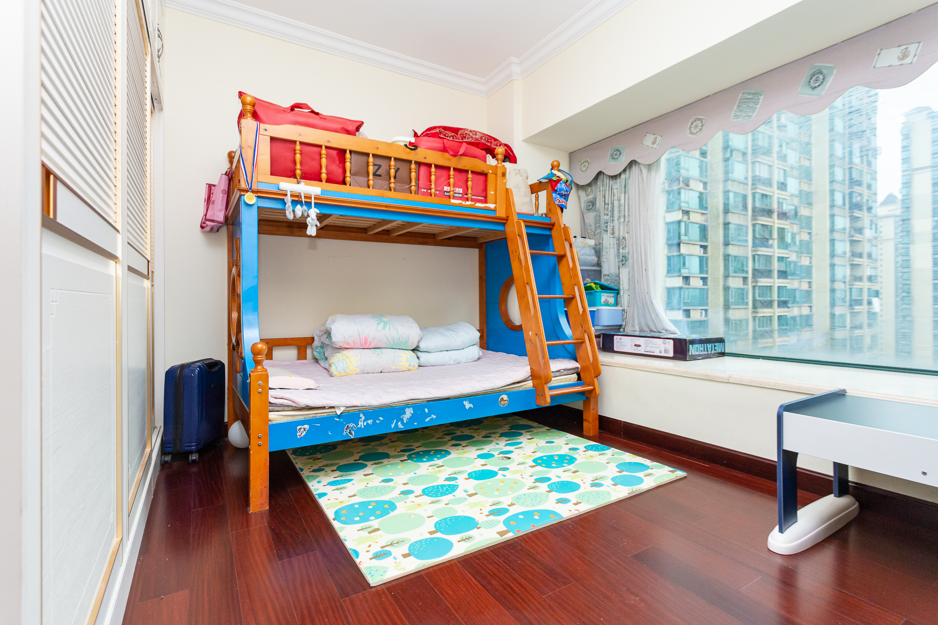 恒大名都 4室2厅2卫 83.0万 恒大名都 4室2厅2卫 83.0万卧室