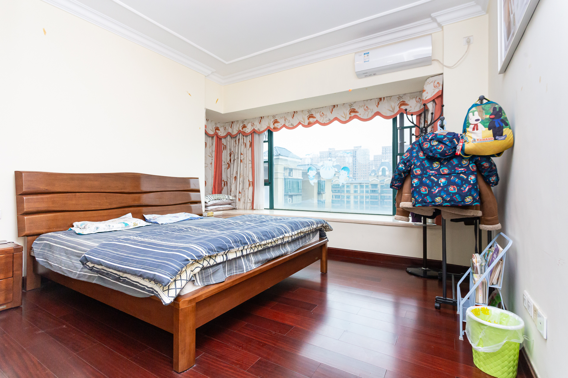 恒大名都 4室2厅2卫 83.0万 恒大名都 4室2厅2卫 83.0万卧室