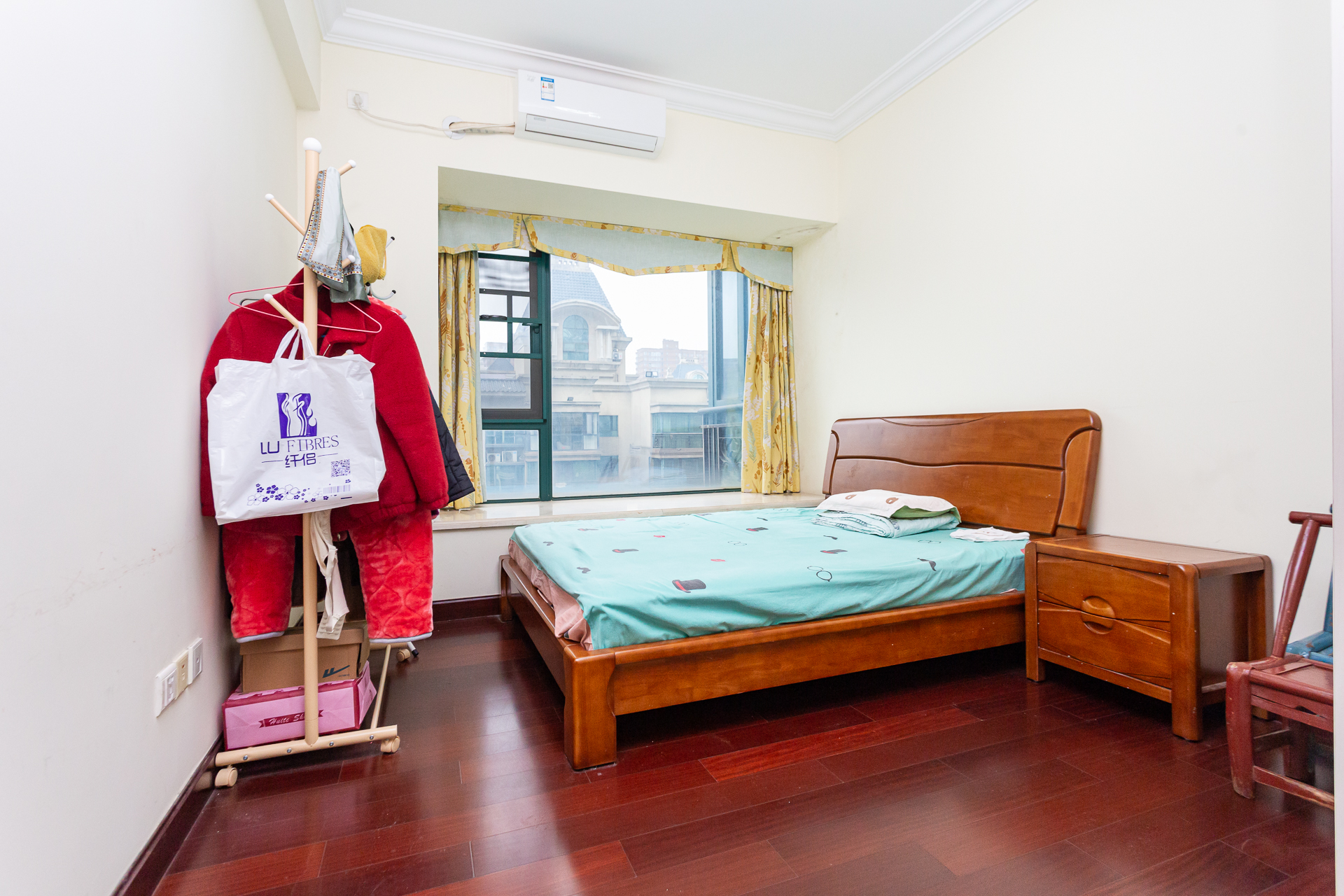 恒大名都 4室2厅2卫 83.0万 恒大名都 4室2厅2卫 83.0万卧室