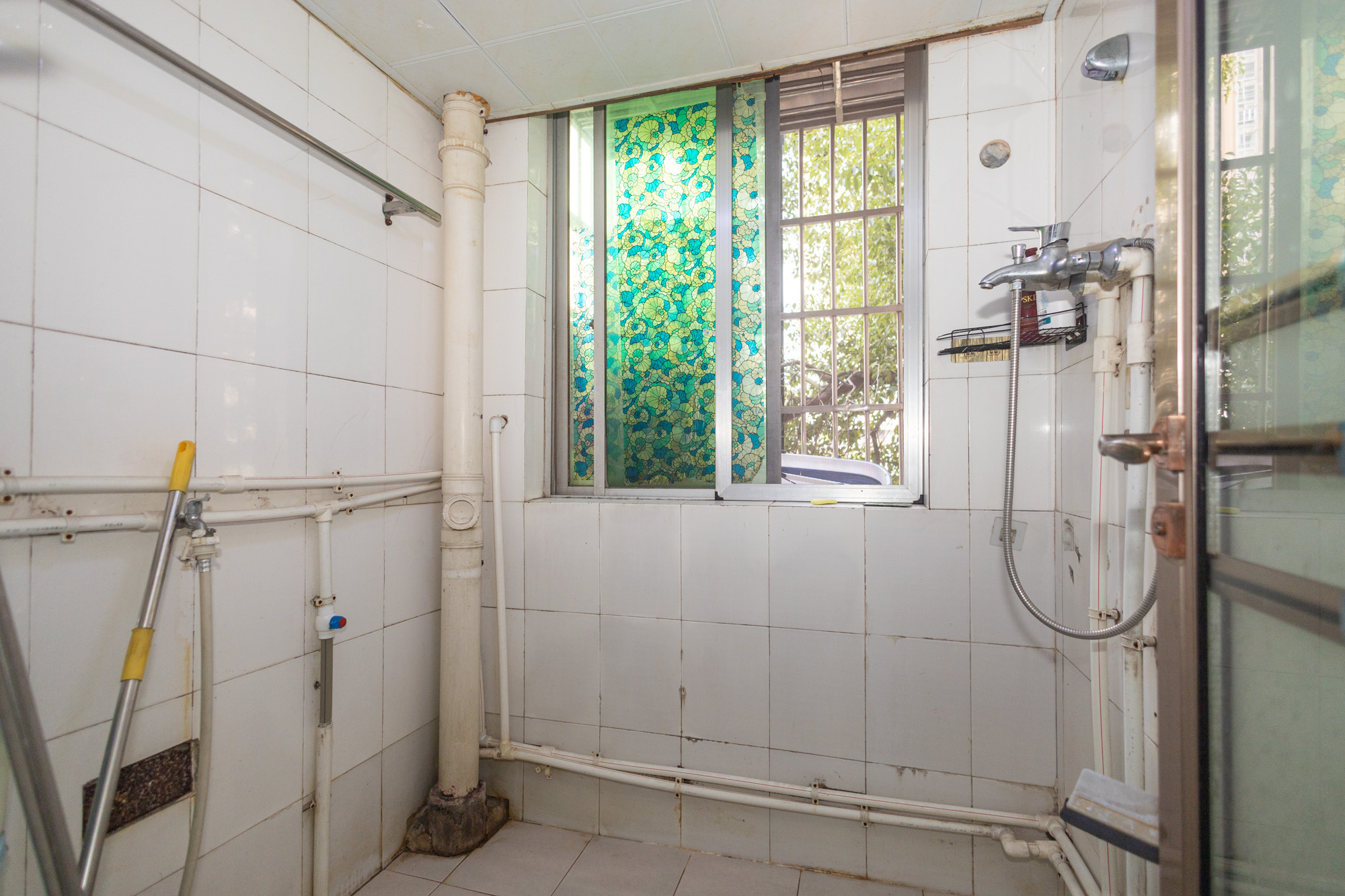 中南汽车世界 3室2厅2卫 50.0万 中南汽车世界 3室2厅2卫 50.0万卫生间