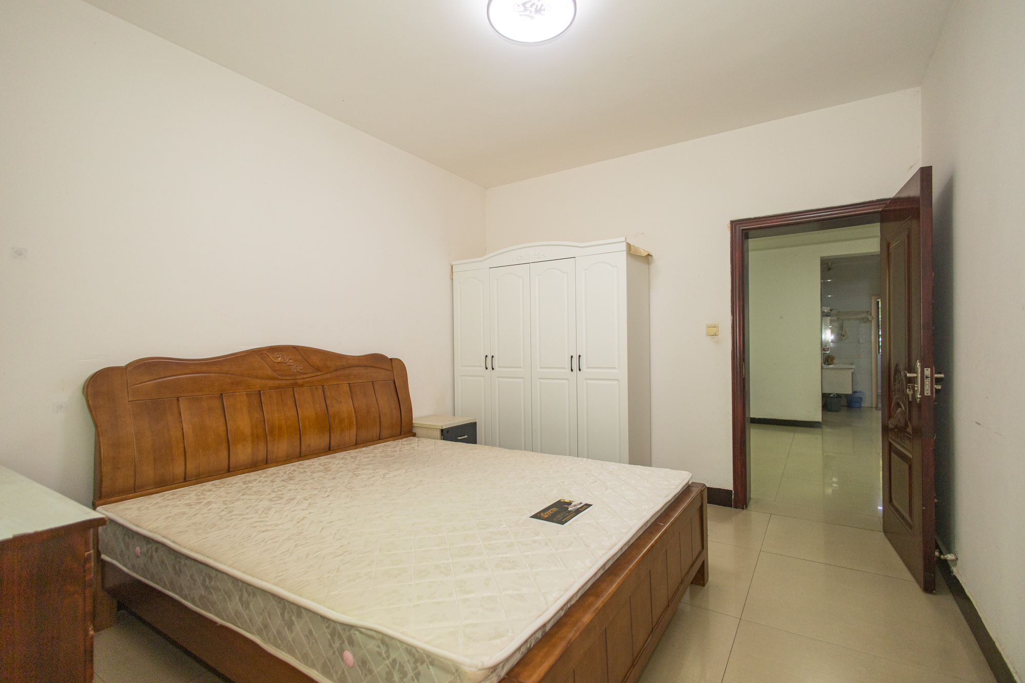 中南汽车世界  3室2厅2卫    50.0万卧室