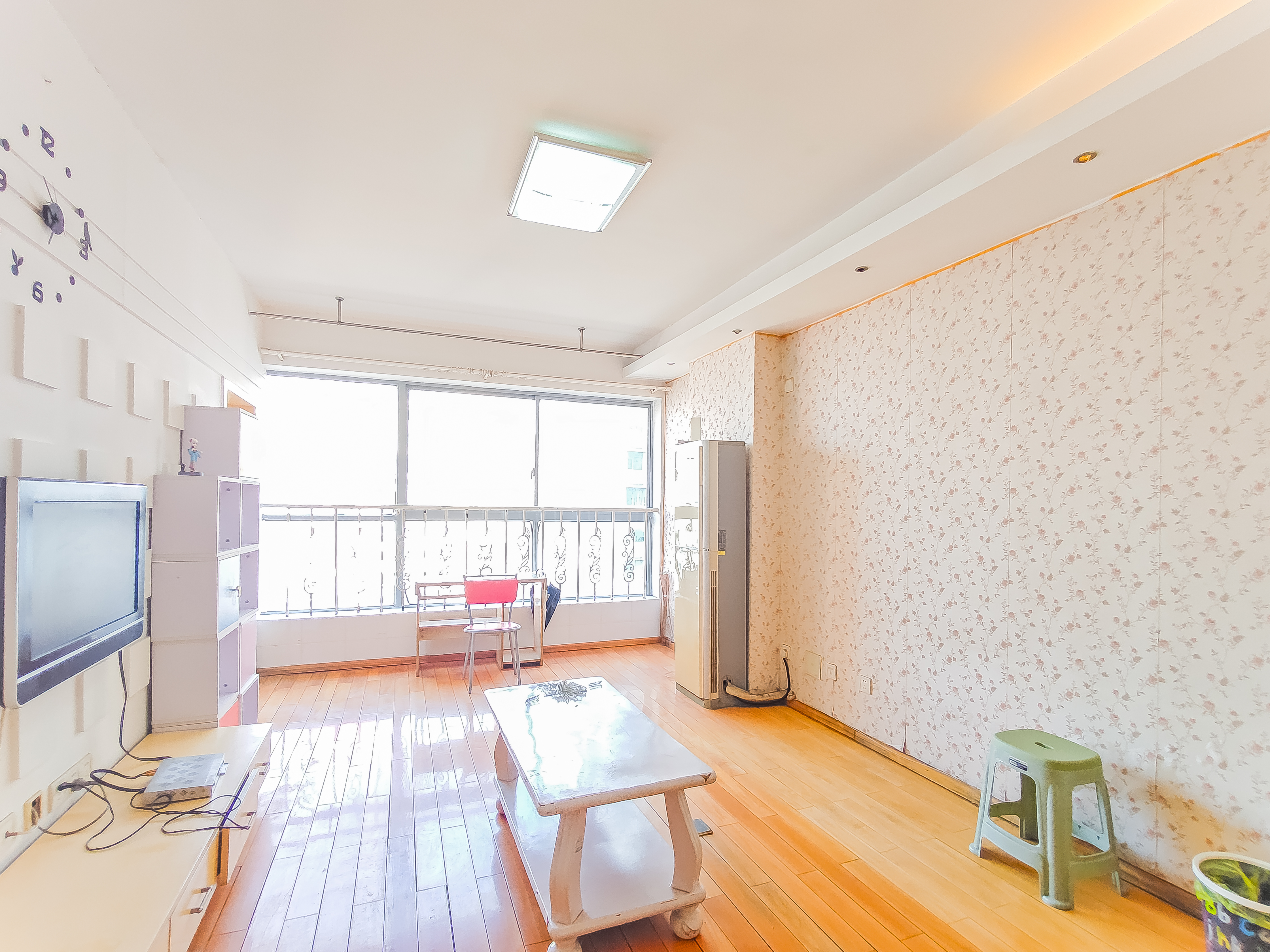 兴威新嘉园 2室1厅1卫 105.0万 兴威新嘉园 2室1厅1卫 105.0万客厅