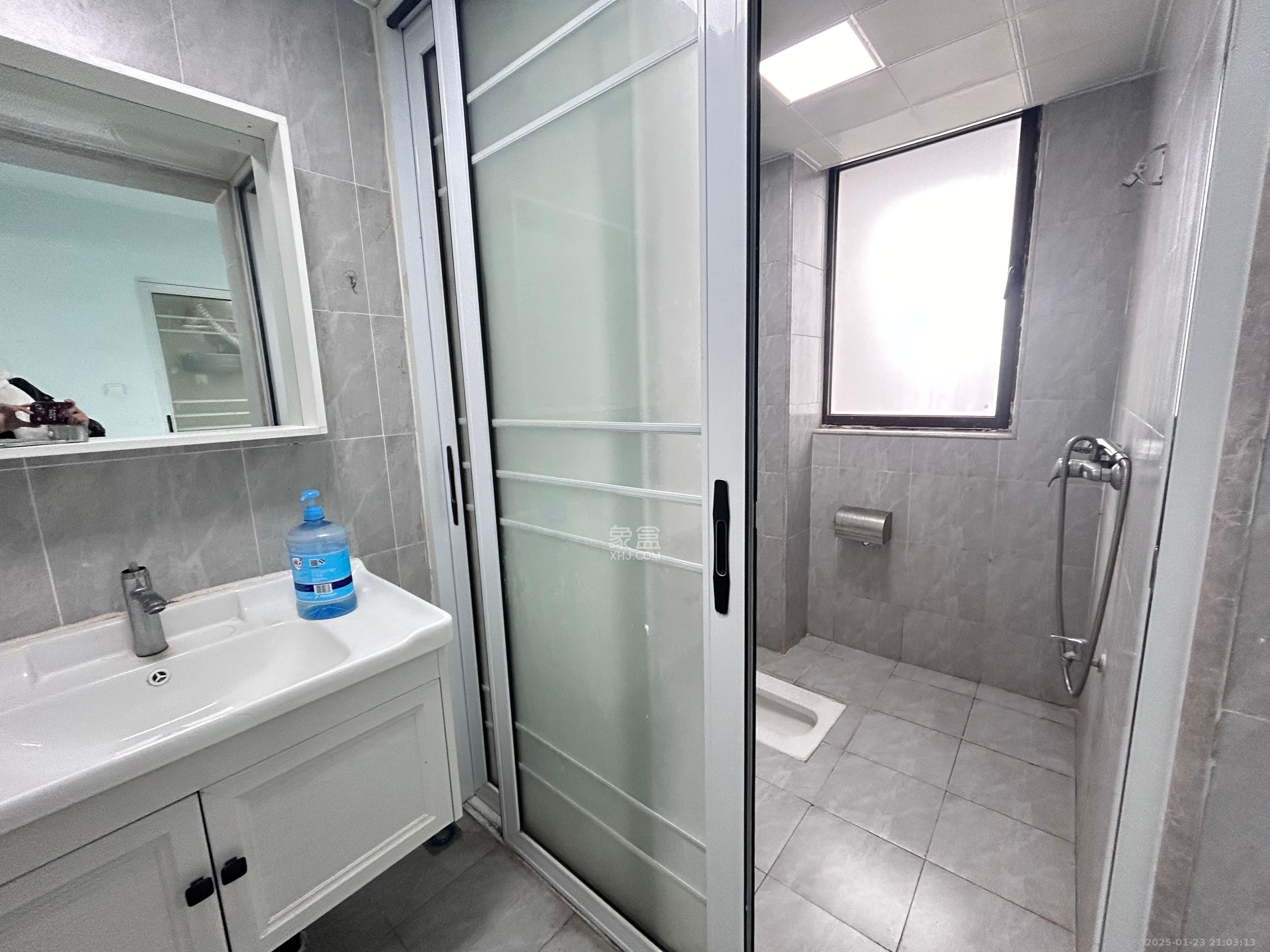 广悦星苑润园  3室2厅2卫    2000.0元/月 广悦星苑润园  3室2厅2卫    2000.0元/月室内图