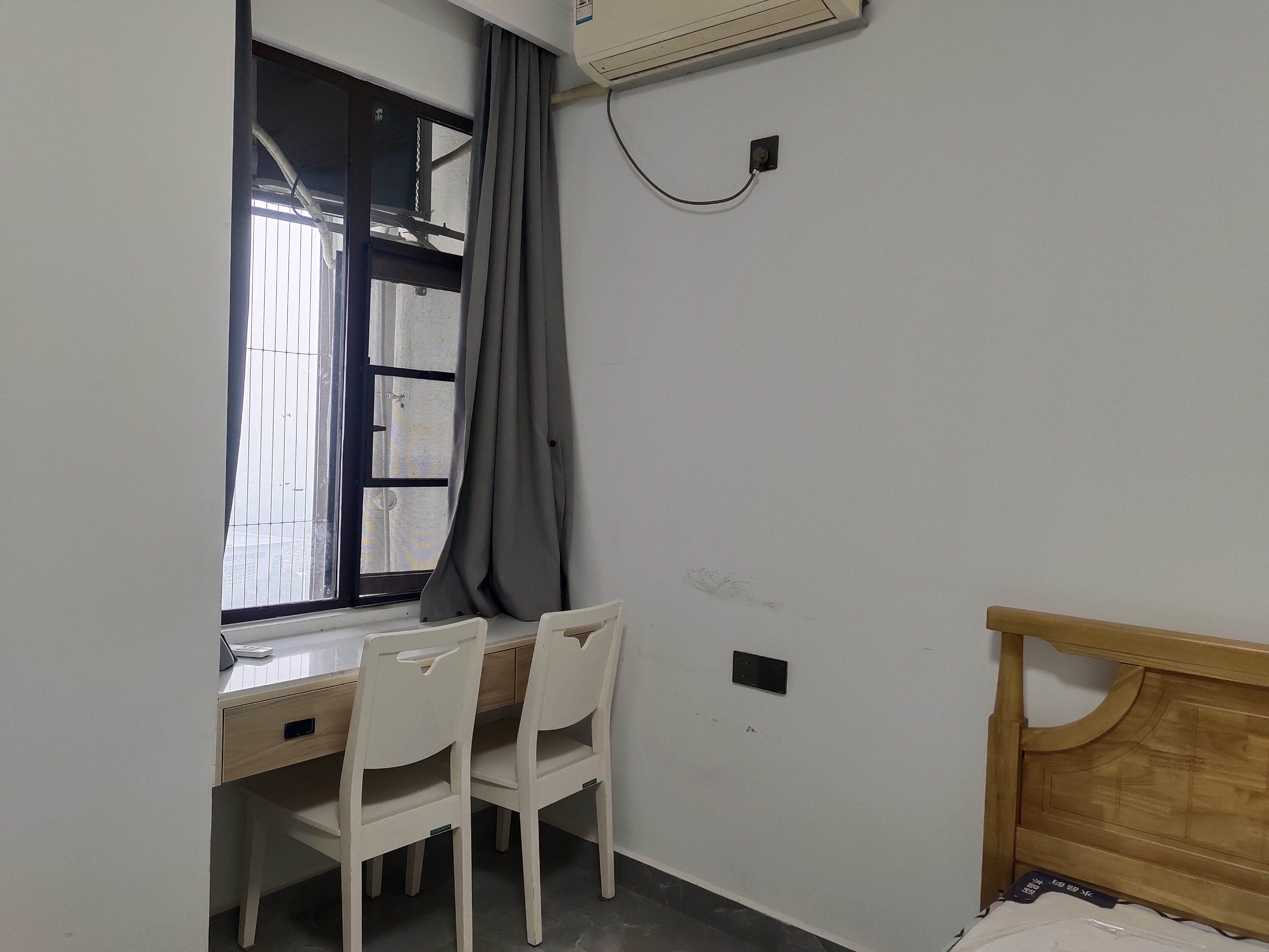 芷兰公馆西区 3室2厅1卫 2100.0元/月 芷兰公馆西区 3室2厅1卫 2100.0元/月室内图