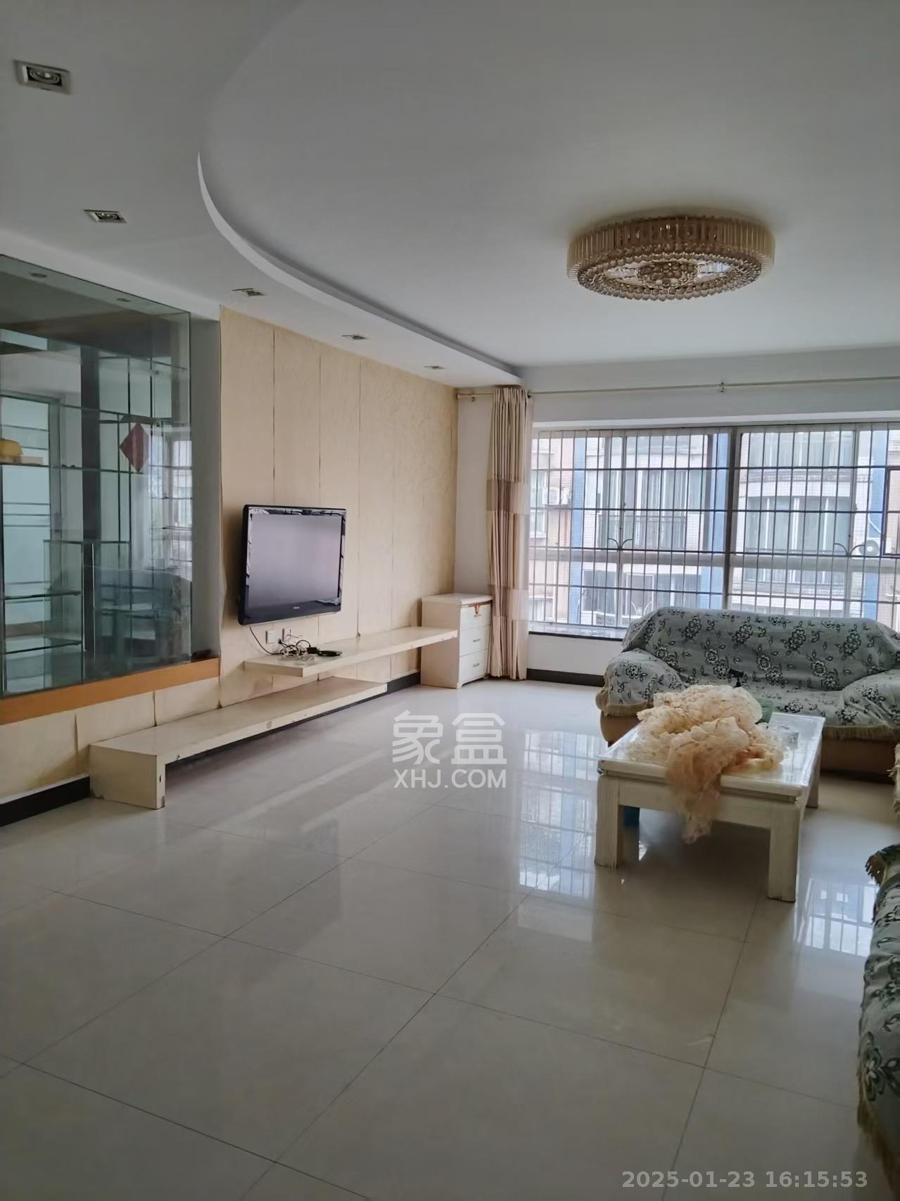 金侨世纪苑 4室2厅1卫 1500.0元/月 金侨世纪苑 4室2厅1卫 1500.0元/月室内图