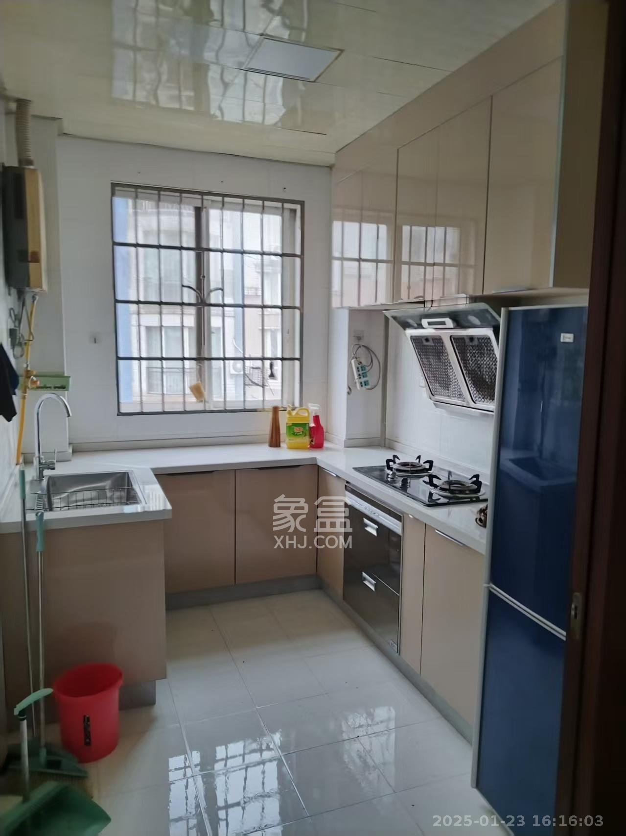 金侨世纪苑 4室2厅1卫 1500.0元/月 金侨世纪苑 4室2厅1卫 1500.0元/月室内图