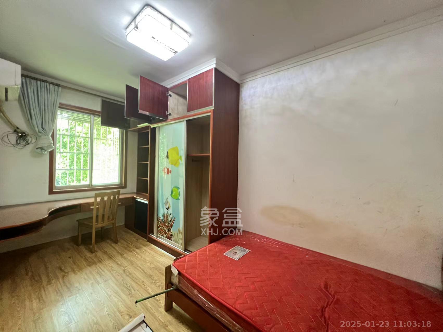 中南汽车世界  3室2厅1卫   1500.00元/月室内图