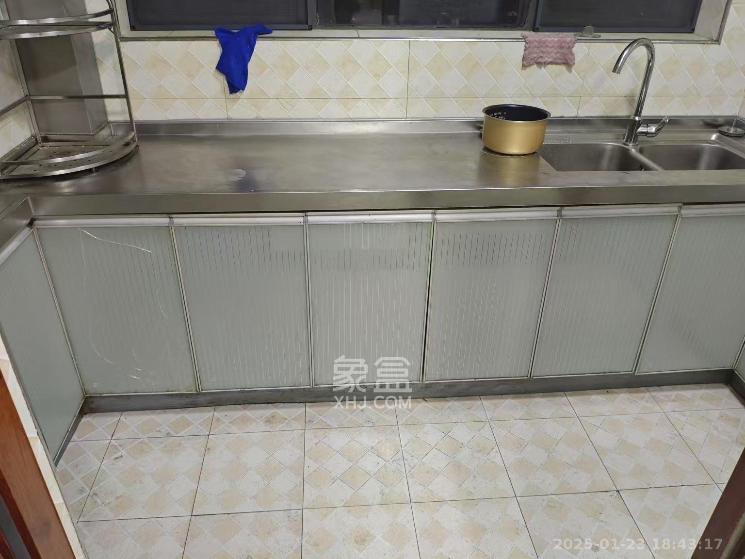 东驿竹园 3室2厅2卫 2300.0元/月 东驿竹园 3室2厅2卫 2300.0元/月室内图