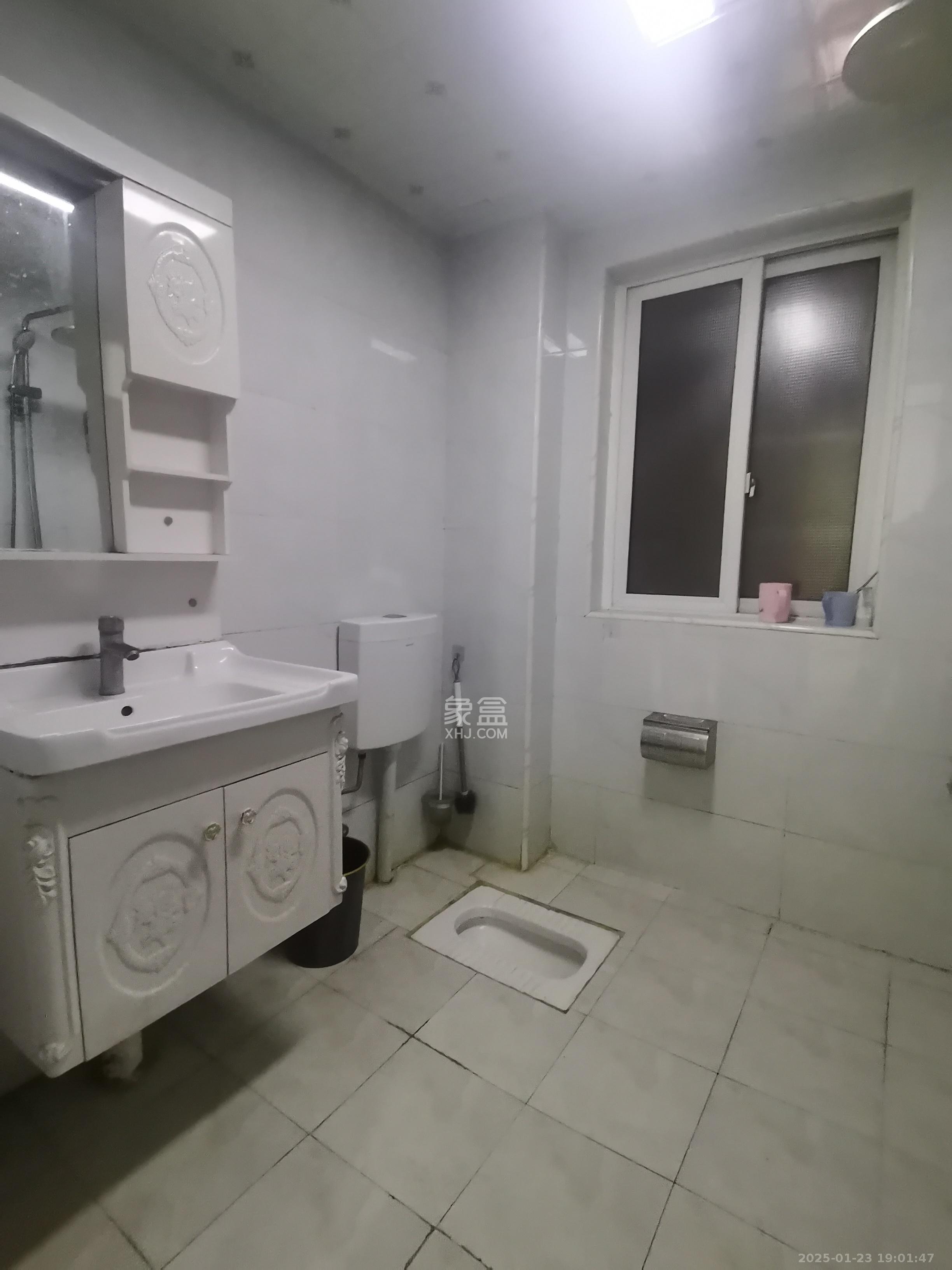 领东汇 3室2厅1卫 1800.0元/月 领东汇 3室2厅1卫 1800.0元/月室内图