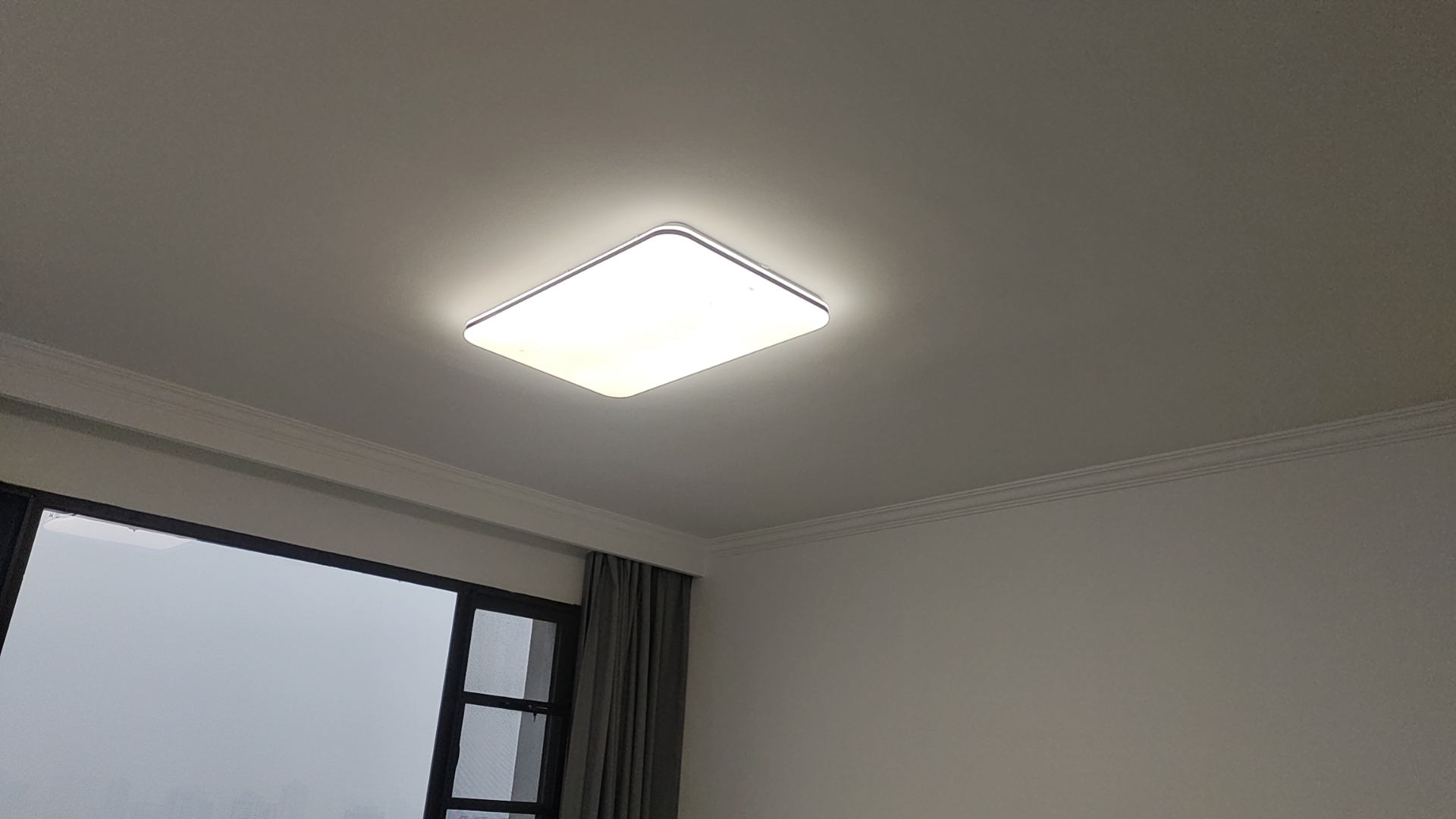 芷兰公馆西区 3室2厅1卫 2100.0元/月 芷兰公馆西区 3室2厅1卫 2100.0元/月室内图