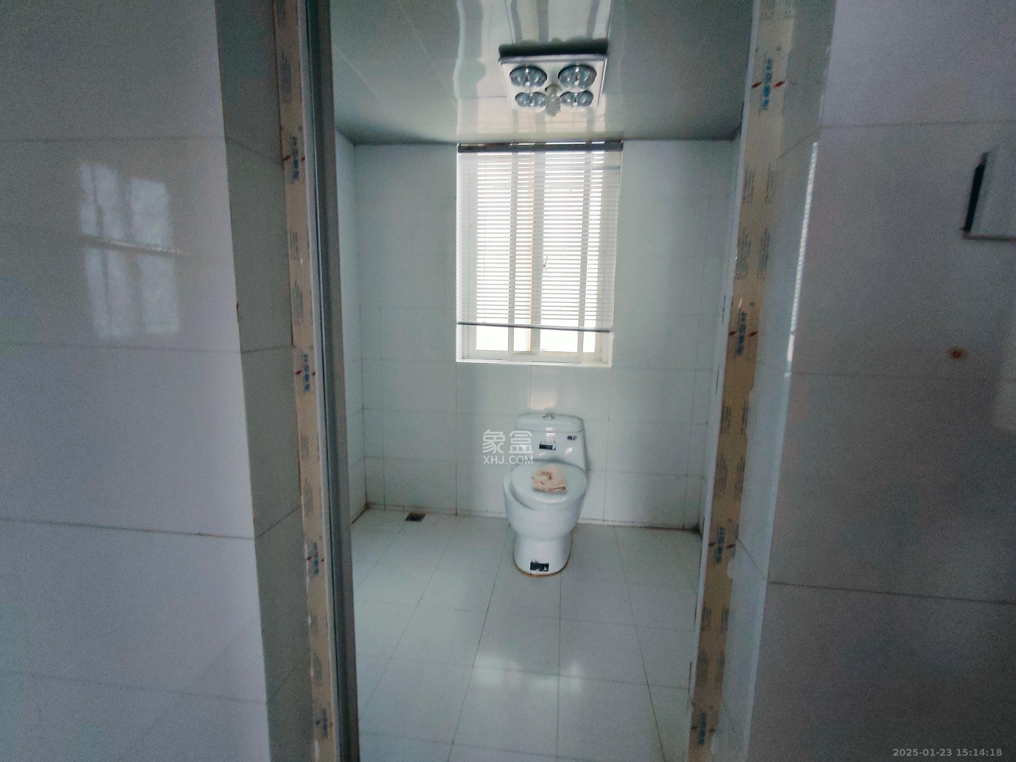 筑梦园 4室2厅2卫 2400.0元/月 筑梦园 4室2厅2卫 2400.0元/月室内图