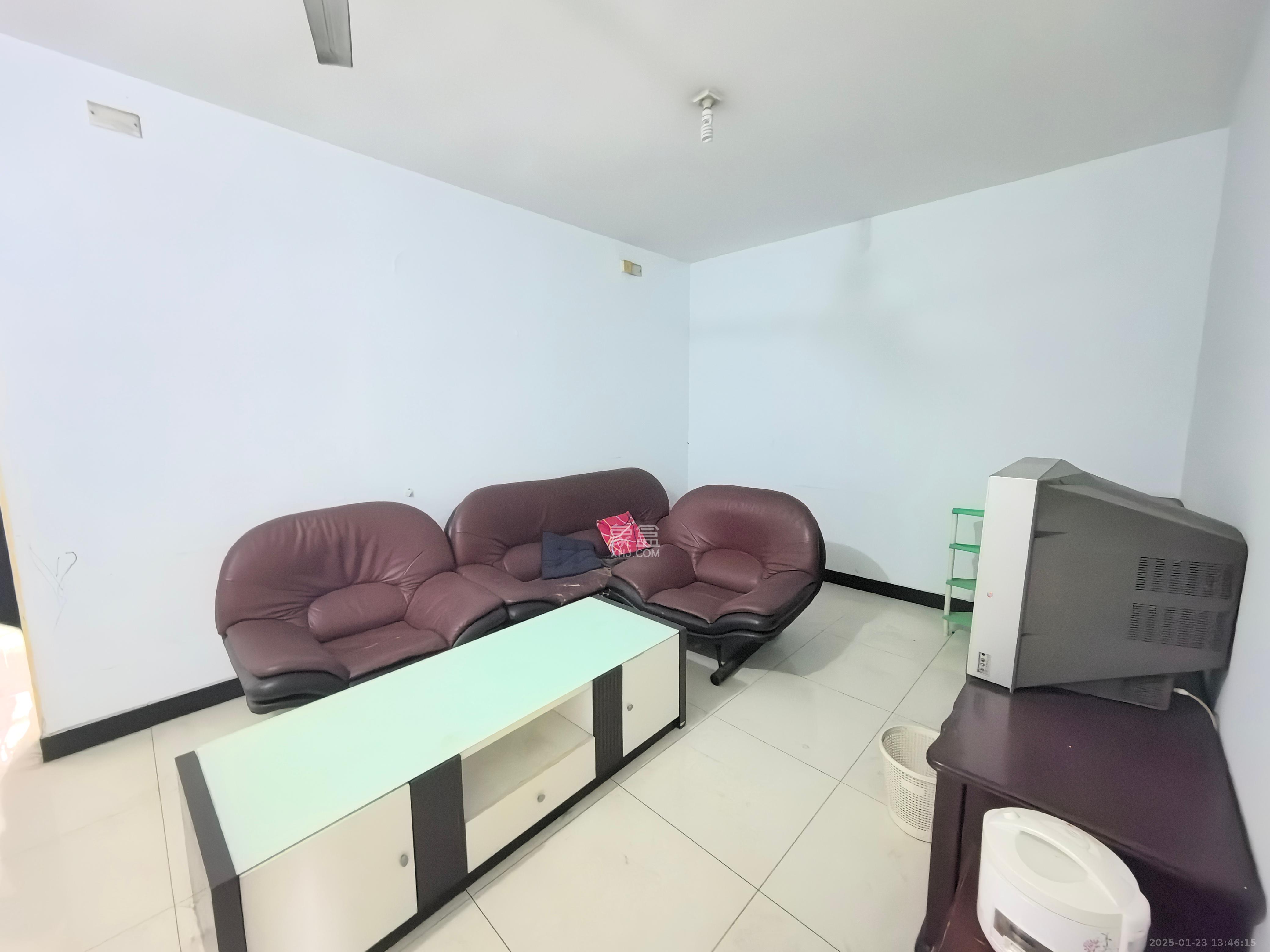 通程物流宿舍 2室1厅1卫 1300.0元/月 通程物流宿舍 2室1厅1卫 1300.0元/月室内图