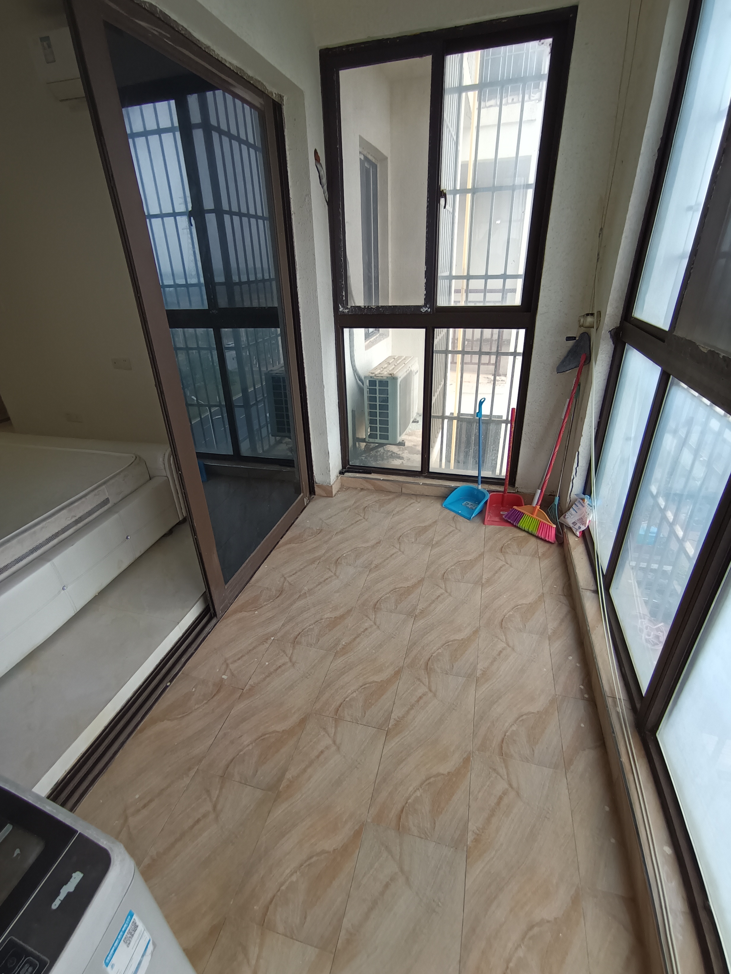 滨江壹号(福建大厦)  1室1厅1卫    95.0万 滨江壹号(福建大厦)  1室1厅1卫    95.0万阳台