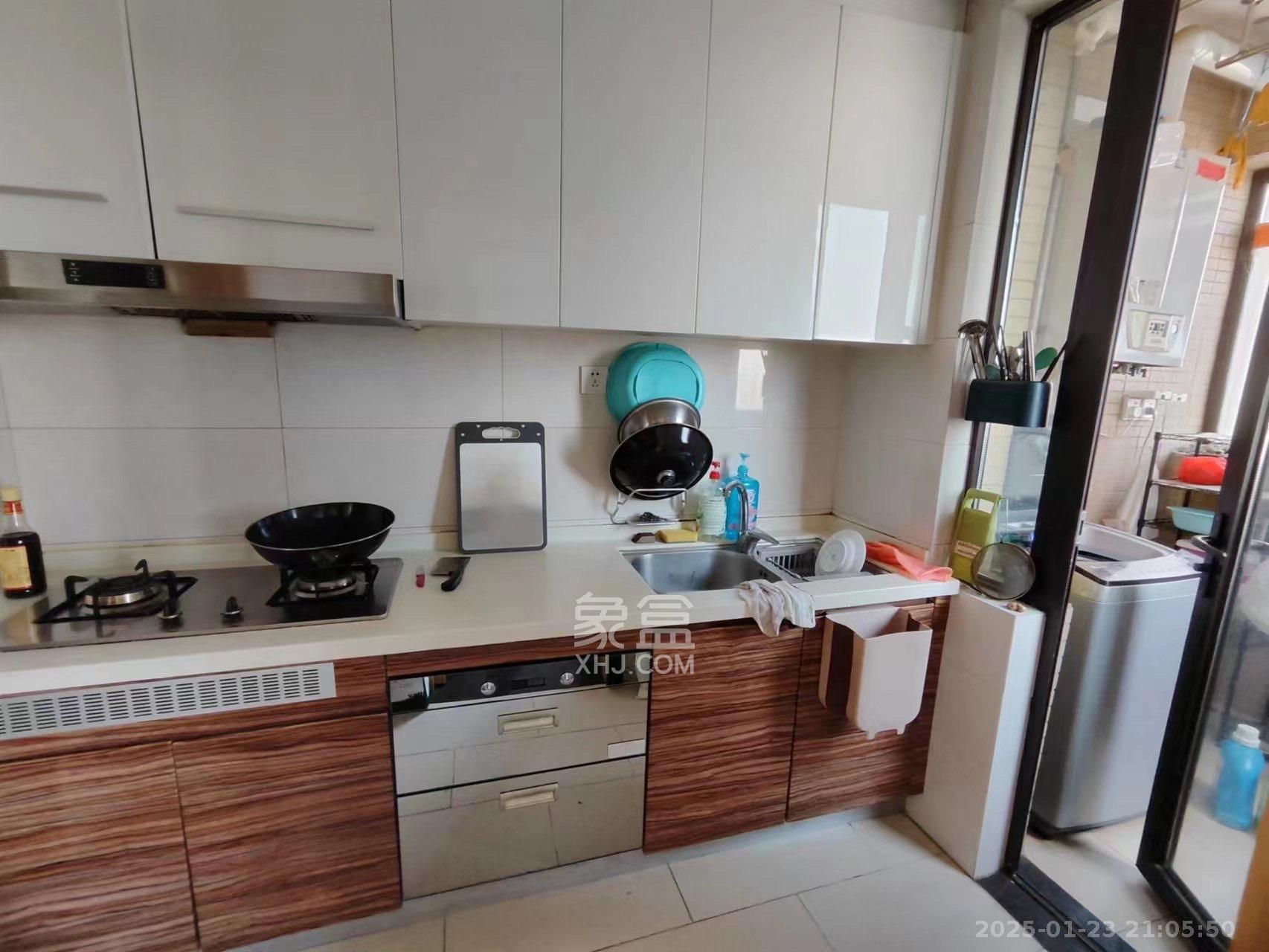 中海国际四期 3室2厅2卫 2600.0元/月 中海国际四期 3室2厅2卫 2600.0元/月室内图