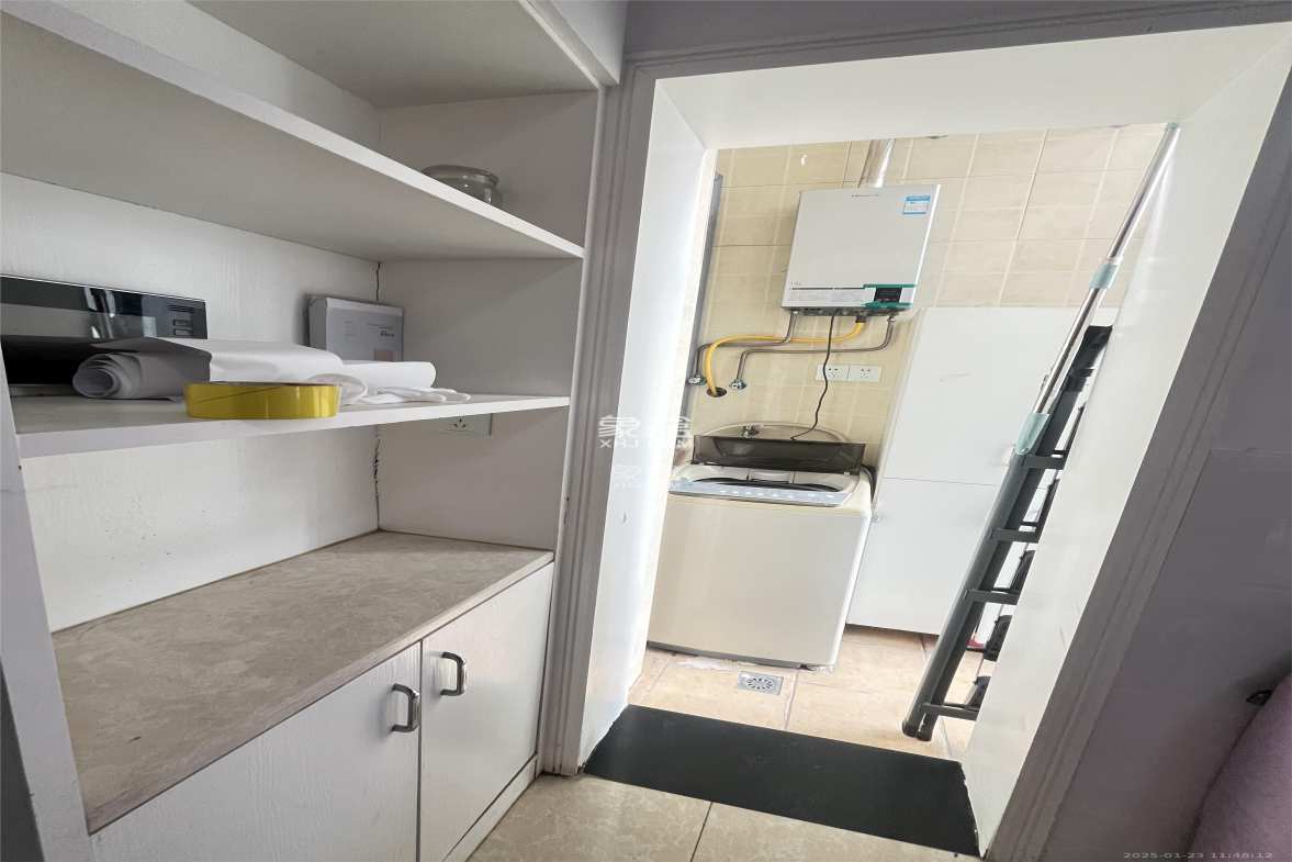 鑫远湘府逸园 1室1厅1卫 1500.0元/月 鑫远湘府逸园 1室1厅1卫 1500.0元/月室内图