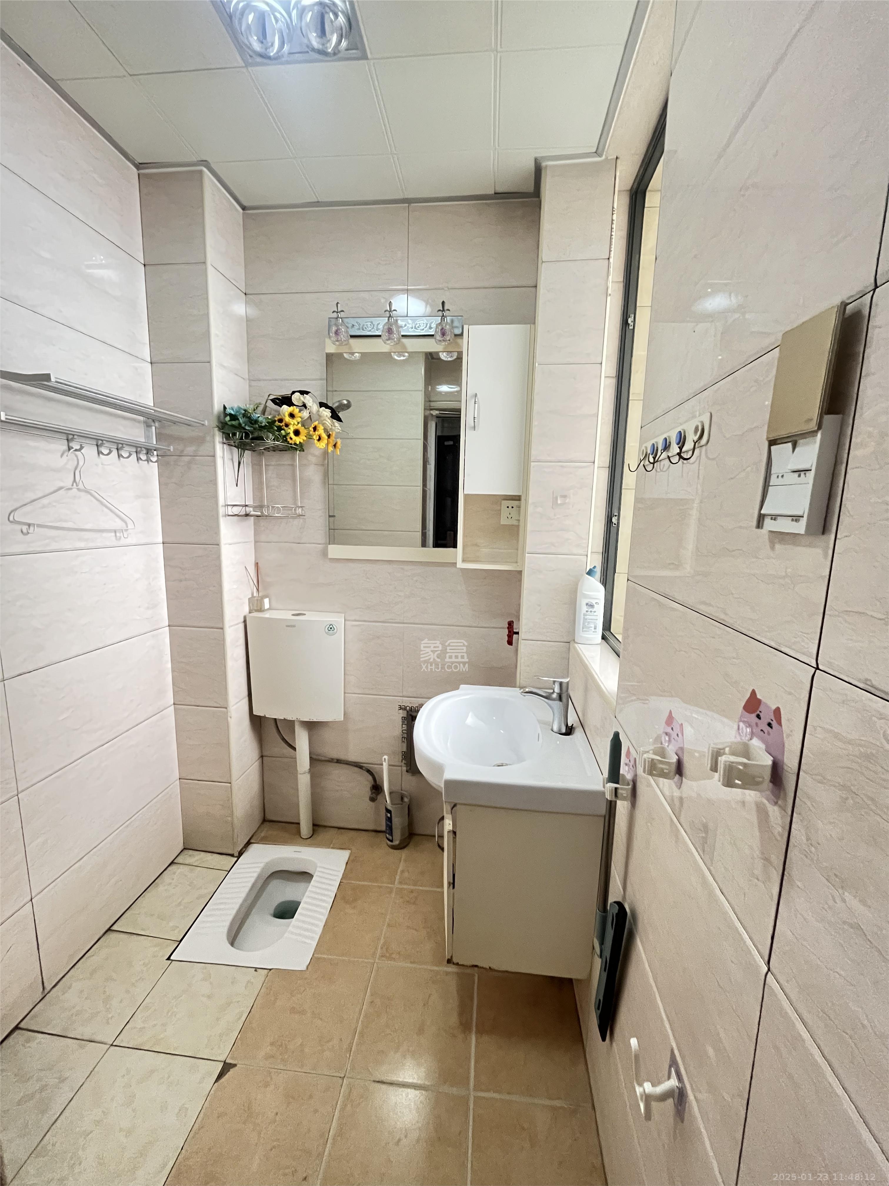 鑫远湘府逸园  1室1厅1卫   1500.00元/月室内图