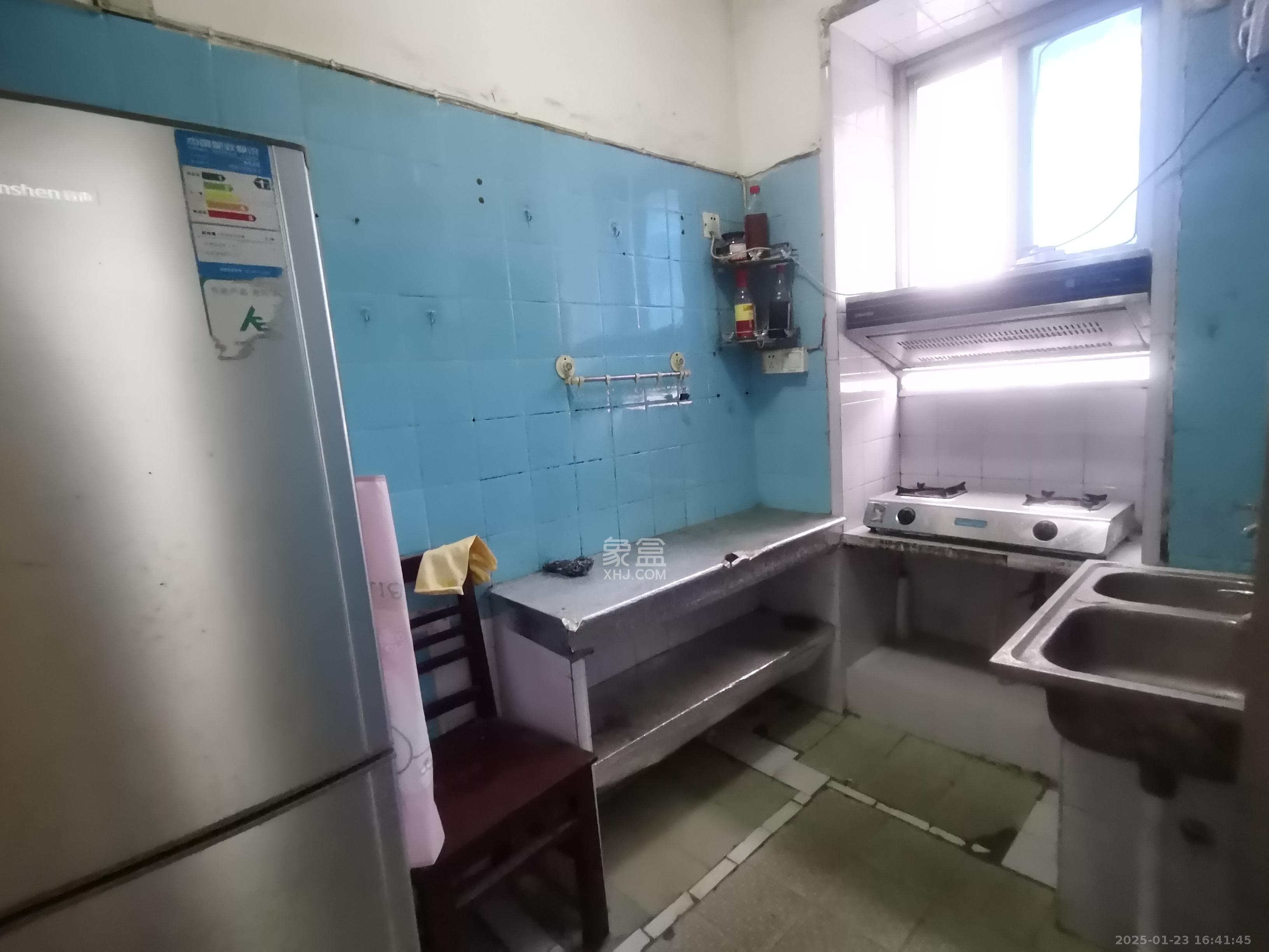 桐荫里社区  2室1厅1卫   1800.00元/月室内图
