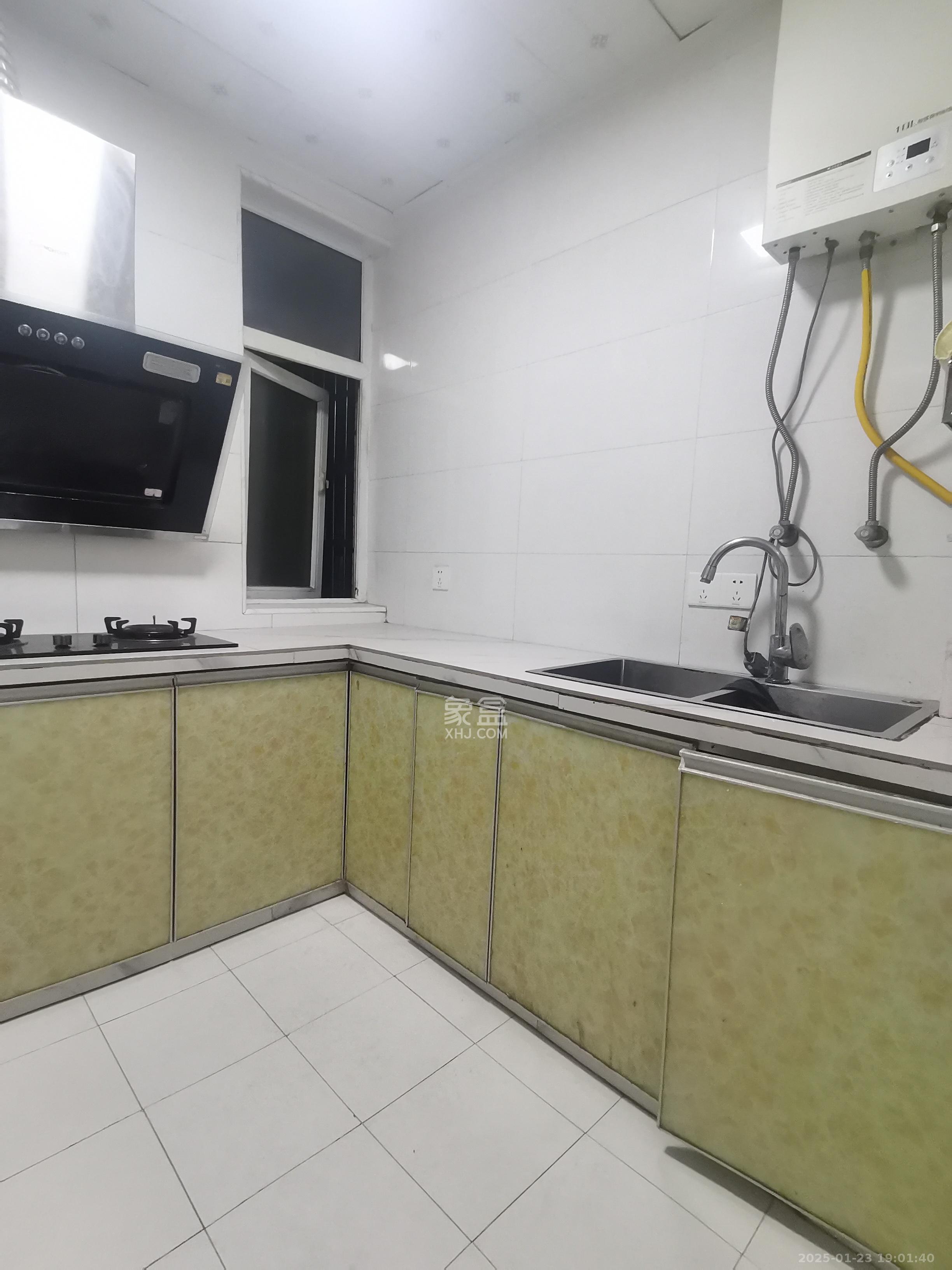 领东汇 3室2厅1卫 1800.0元/月 领东汇 3室2厅1卫 1800.0元/月室内图