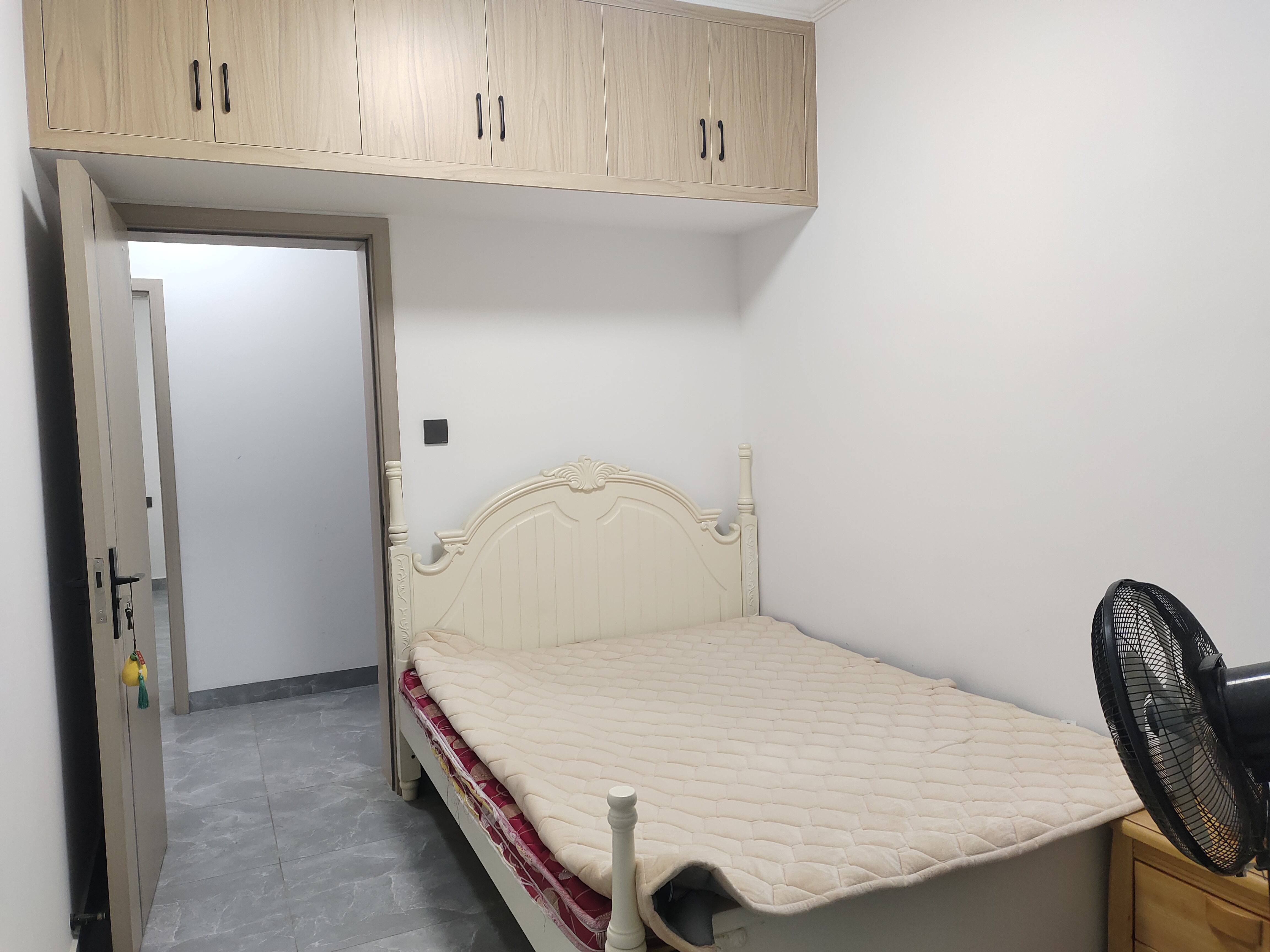 芷兰公馆西区 3室2厅1卫 2100.0元/月 芷兰公馆西区 3室2厅1卫 2100.0元/月室内图