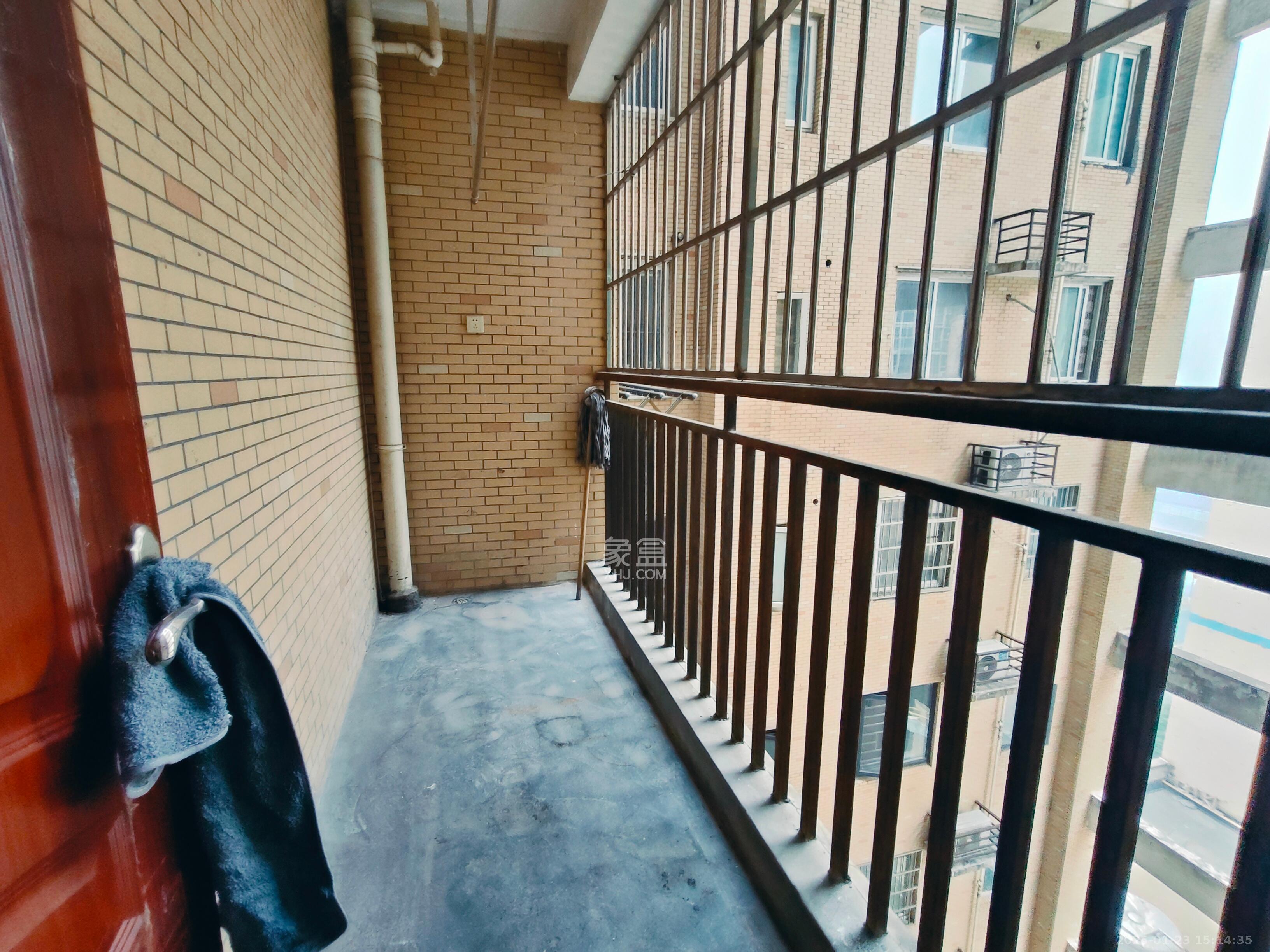 筑梦园 4室2厅2卫 2400.0元/月 筑梦园 4室2厅2卫 2400.0元/月室内图