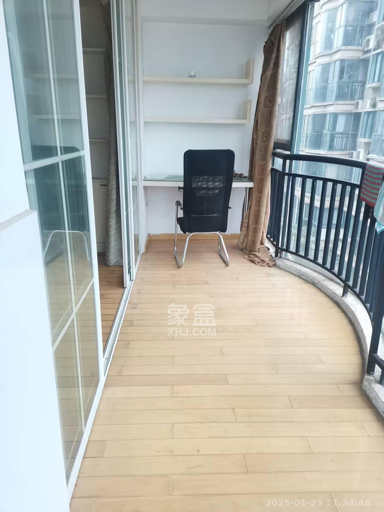 华丽家族  2室2厅1卫   2300.00元/月室内图