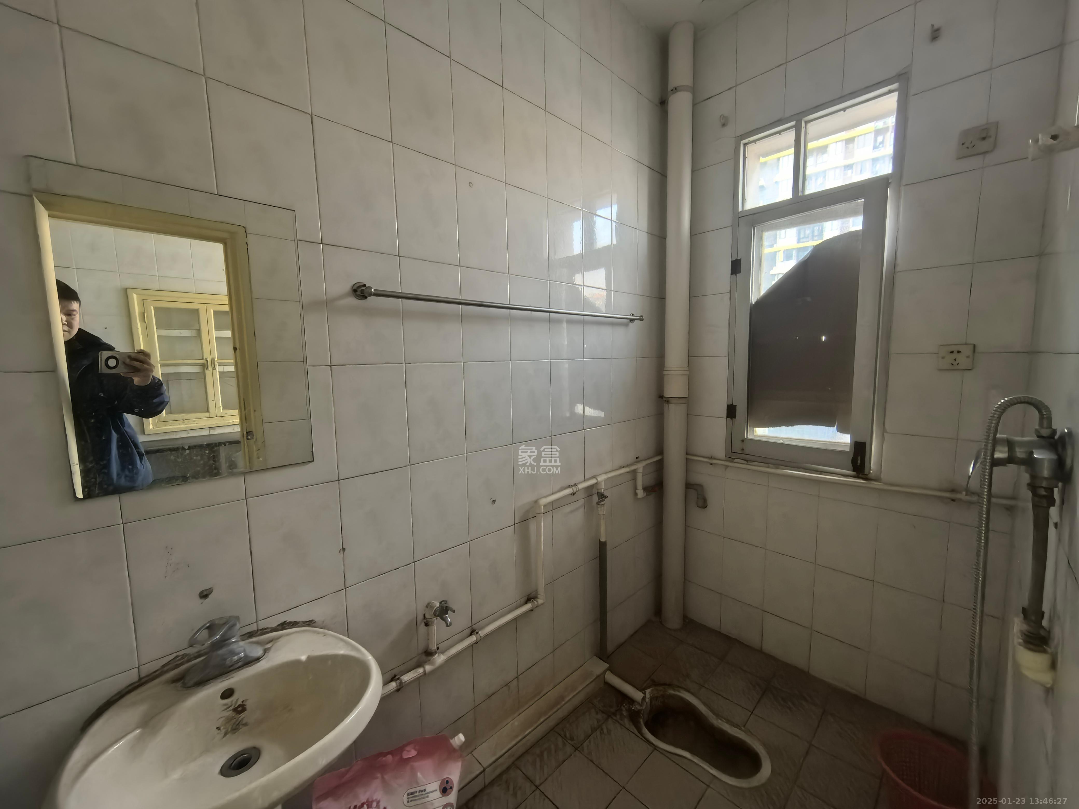 通程物流宿舍  2室1厅1卫    1300.0元/月室内图