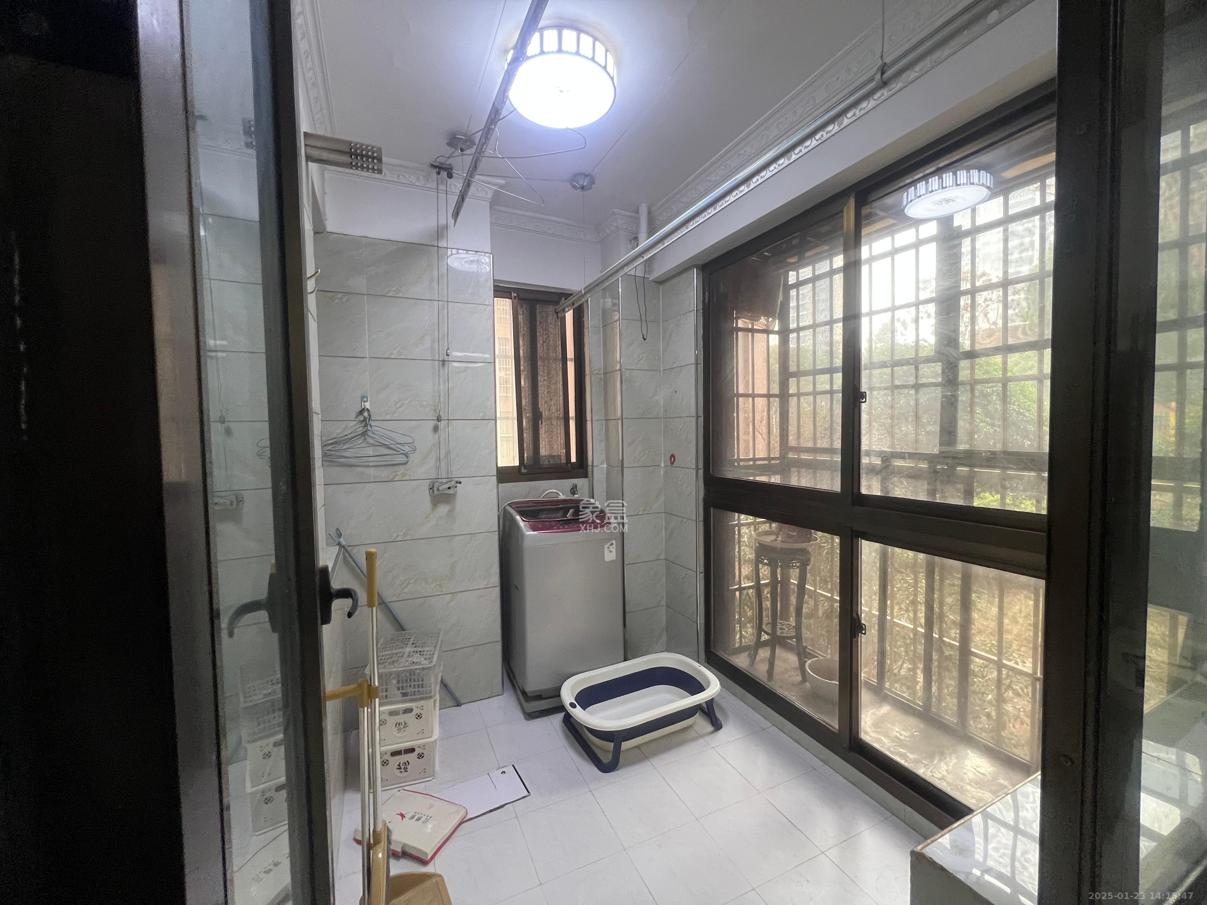 家和院  4室2厅2卫   2000.00元/月室内图