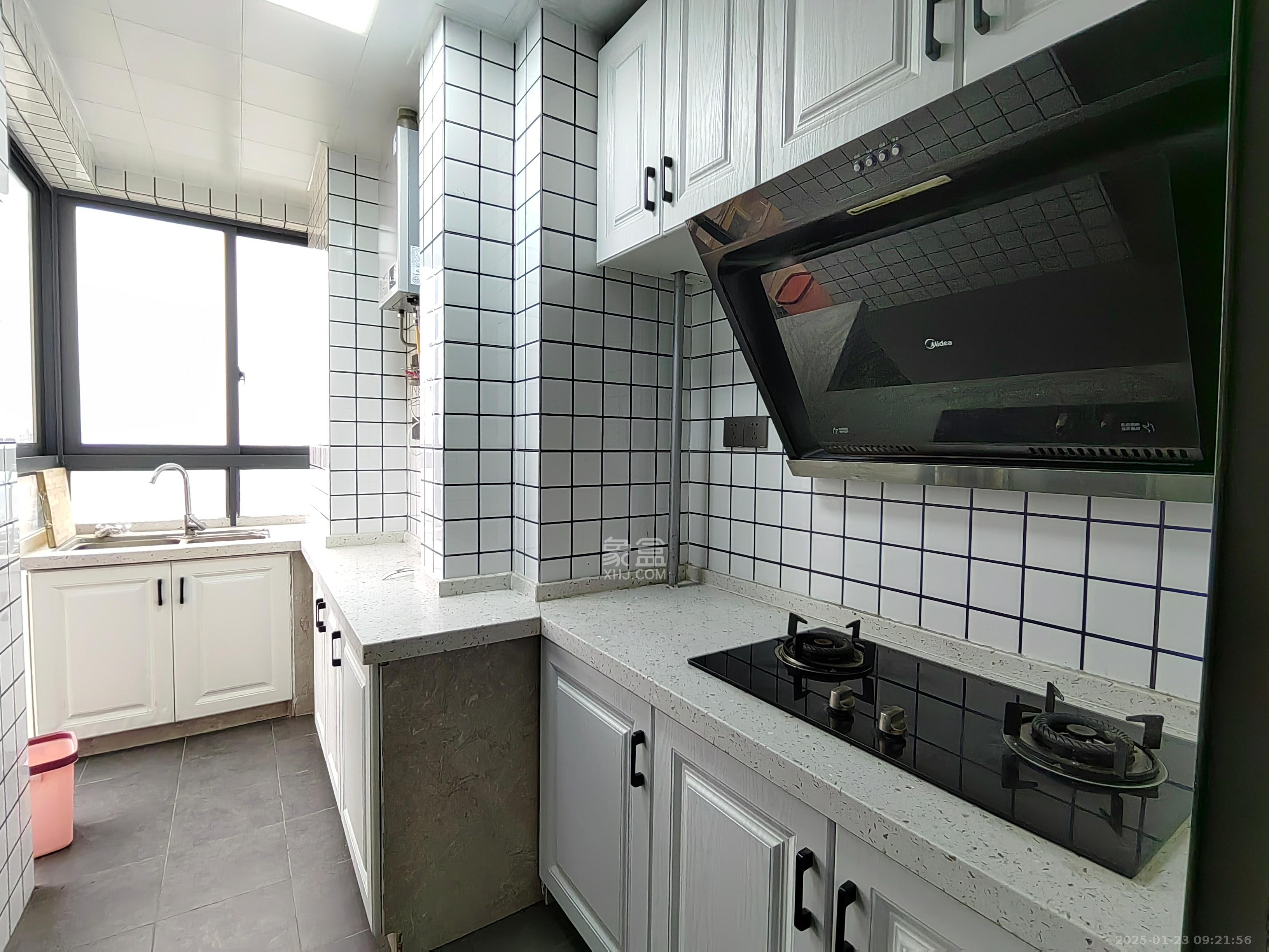 华宇金苑 1室1厅1卫 24.8万 华宇金苑 1室1厅1卫 24.8万客厅