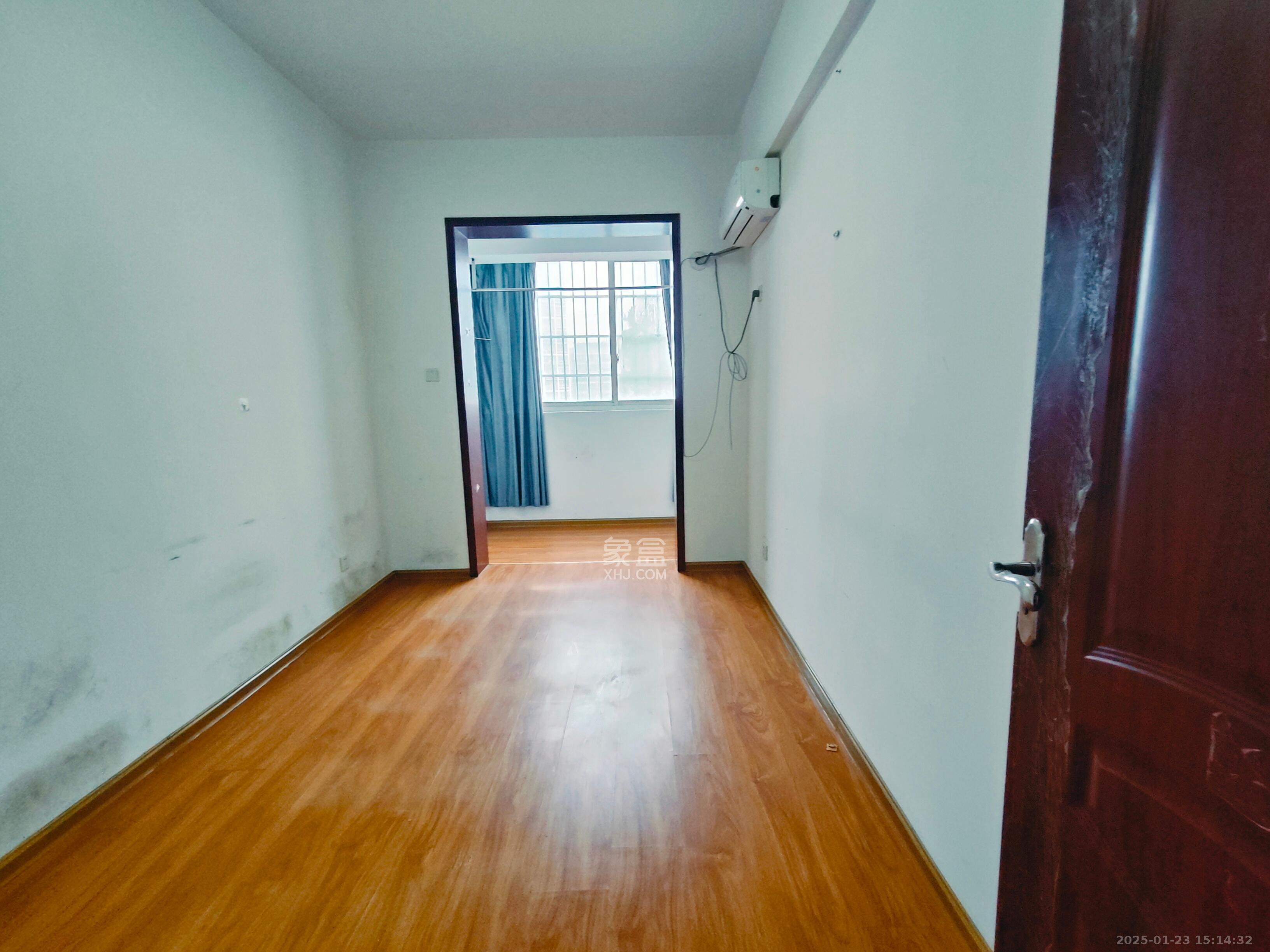 筑梦园 4室2厅2卫 2400.0元/月 筑梦园 4室2厅2卫 2400.0元/月室内图