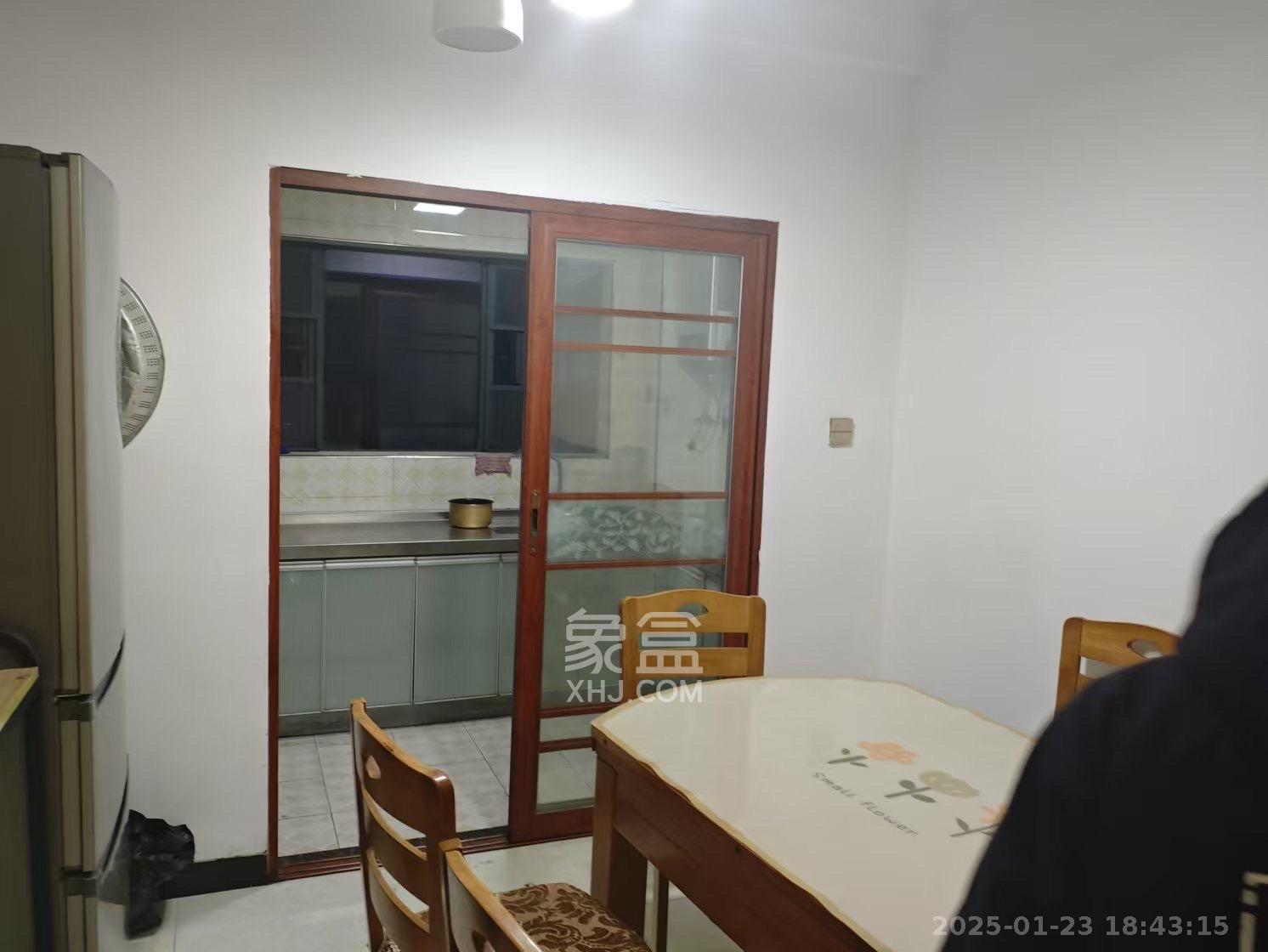 东驿竹园 3室2厅2卫 2300.0元/月 东驿竹园 3室2厅2卫 2300.0元/月室内图