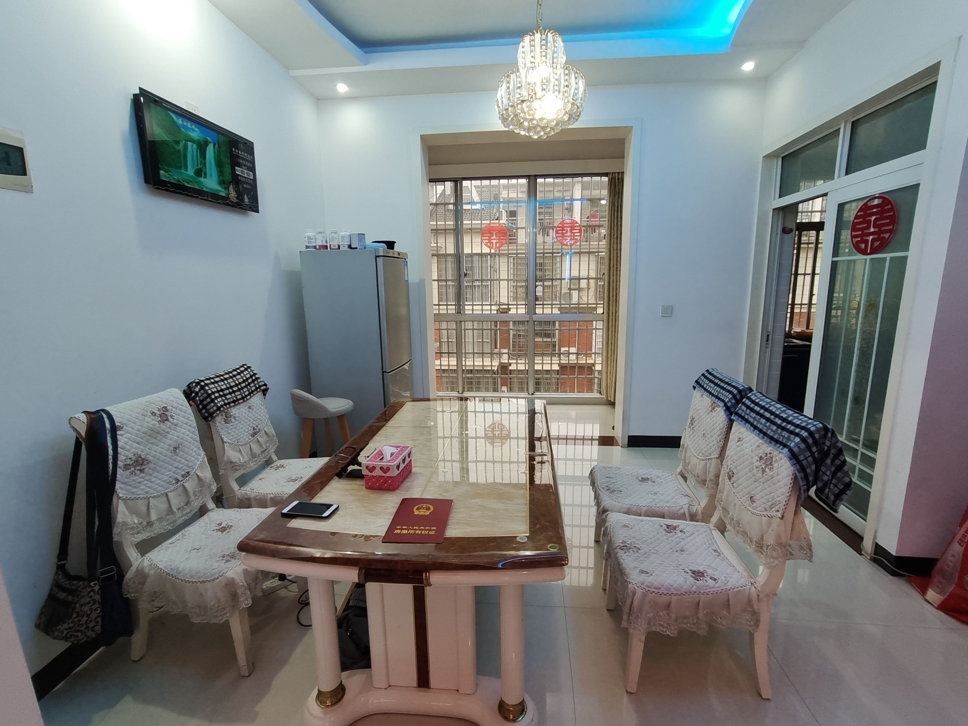 大汉巨龙家园 5室2厅3卫 64.8万 大汉巨龙家园 5室2厅3卫 64.8万客厅