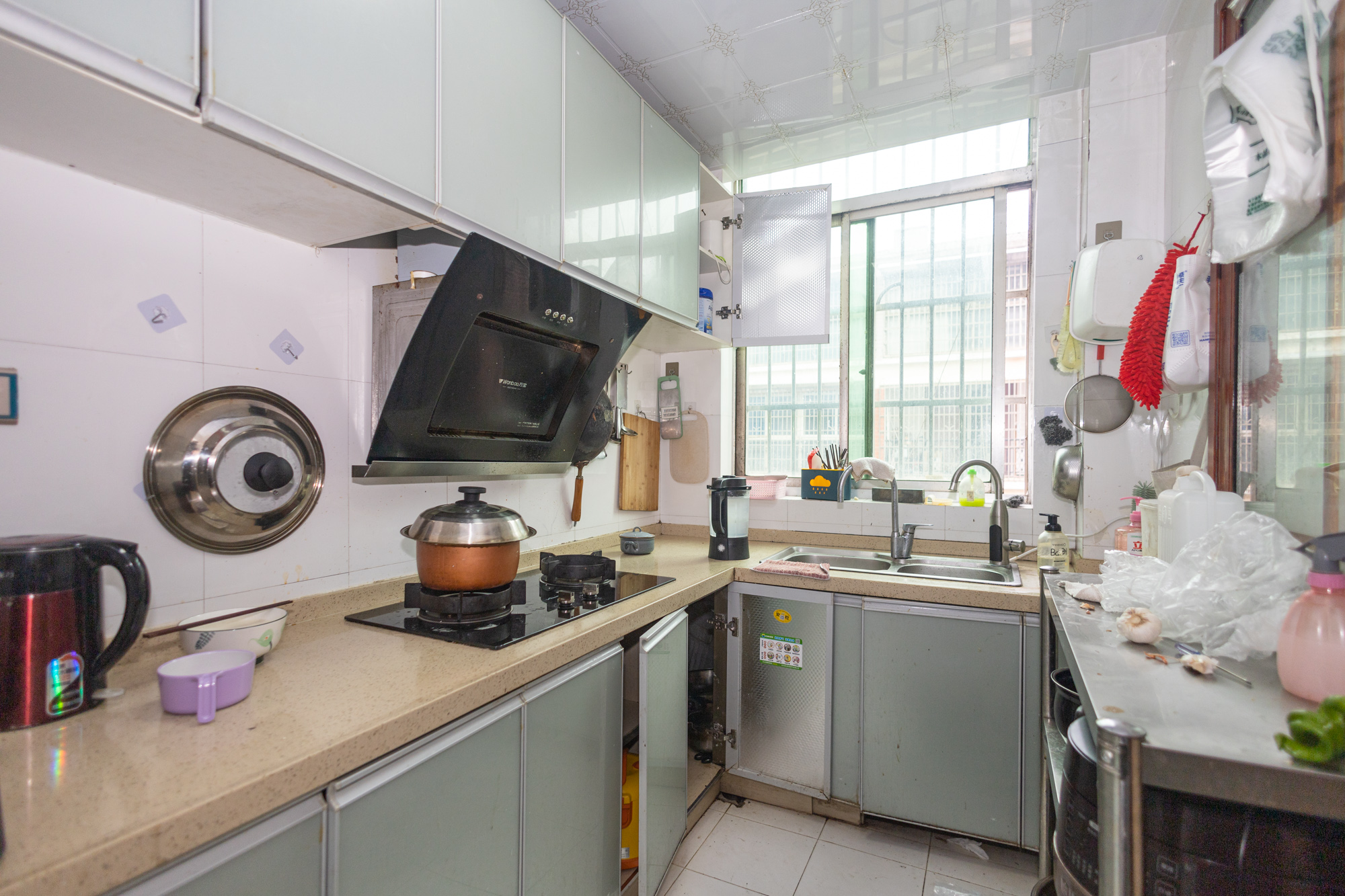 四季如春酒店(原名鑫元大酒店) 3室1厅1卫 42.8万 四季如春酒店(原名鑫元大酒店) 3室1厅1卫 42.8万厨房