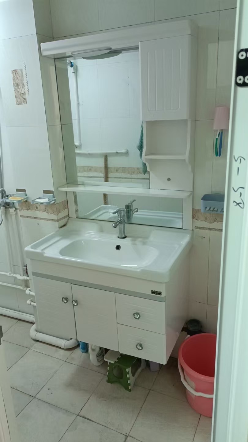 仙人阁农贸市场10栋(独栋) 3室2厅1卫 1000.0元/月 仙人阁农贸市场10栋(独栋) 3室2厅1卫 1000.0元/月室内图