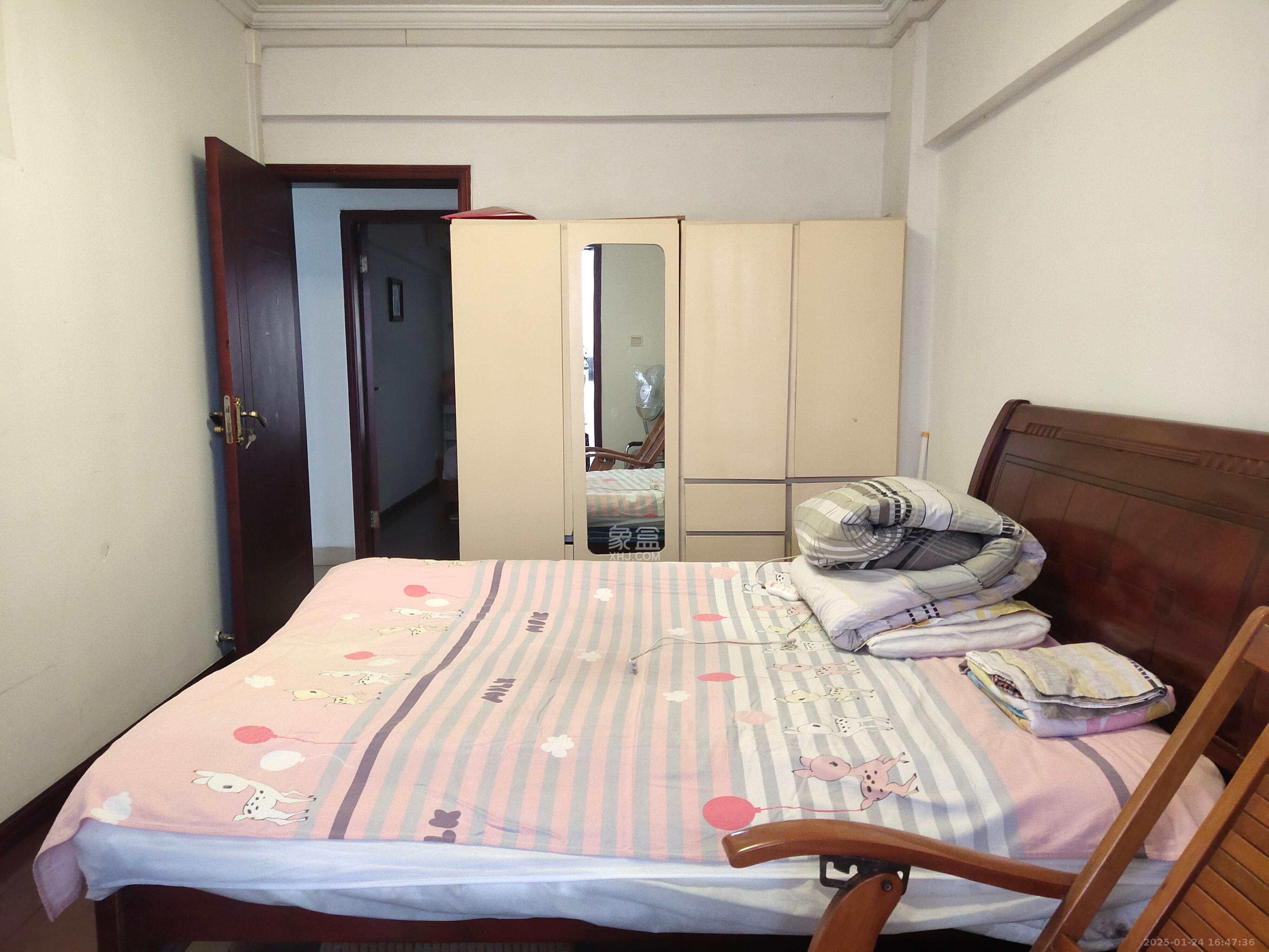 学府华庭  4室2厅2卫   3000.00元/月室内图