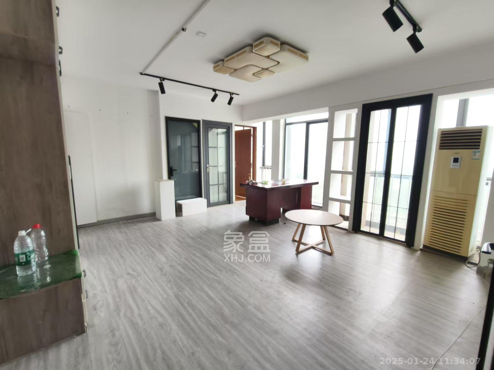 阳光100二期 2室2厅1卫 2200.0元/月 阳光100二期 2室2厅1卫 2200.0元/月室内图