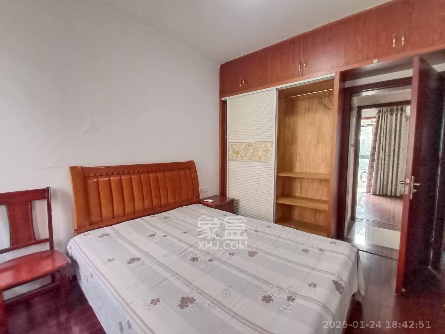 长房时代城  3室2厅1卫    2400.0元/月 长房时代城  3室2厅1卫    2400.0元/月室内图