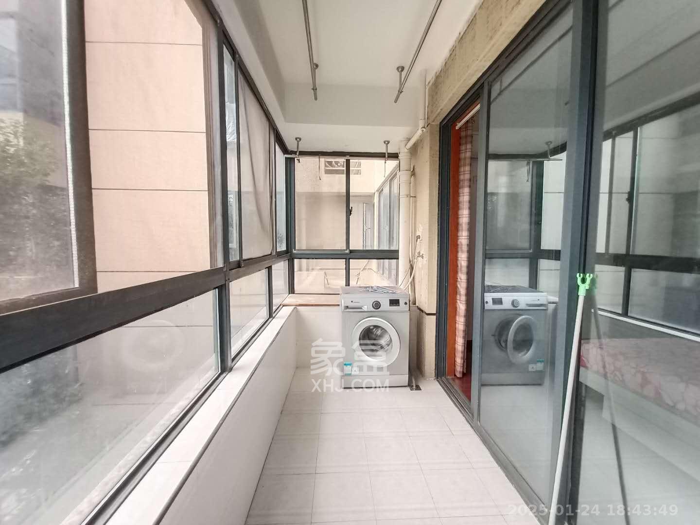 长房时代城  3室2厅1卫    2400.0元/月 长房时代城  3室2厅1卫    2400.0元/月室内图