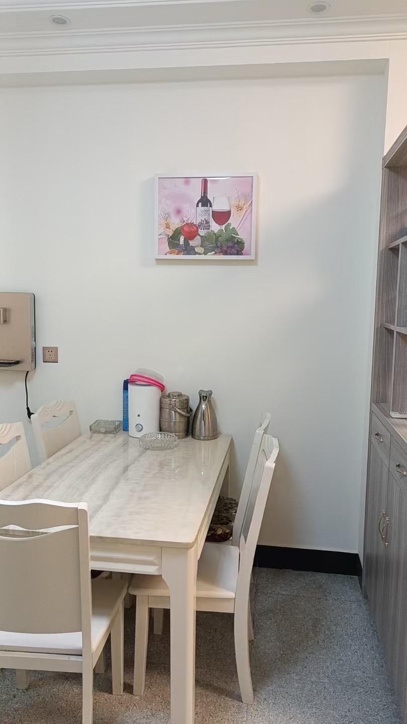 仙人阁农贸市场10栋(独栋) 3室2厅1卫 1000.0元/月 仙人阁农贸市场10栋(独栋) 3室2厅1卫 1000.0元/月室内图