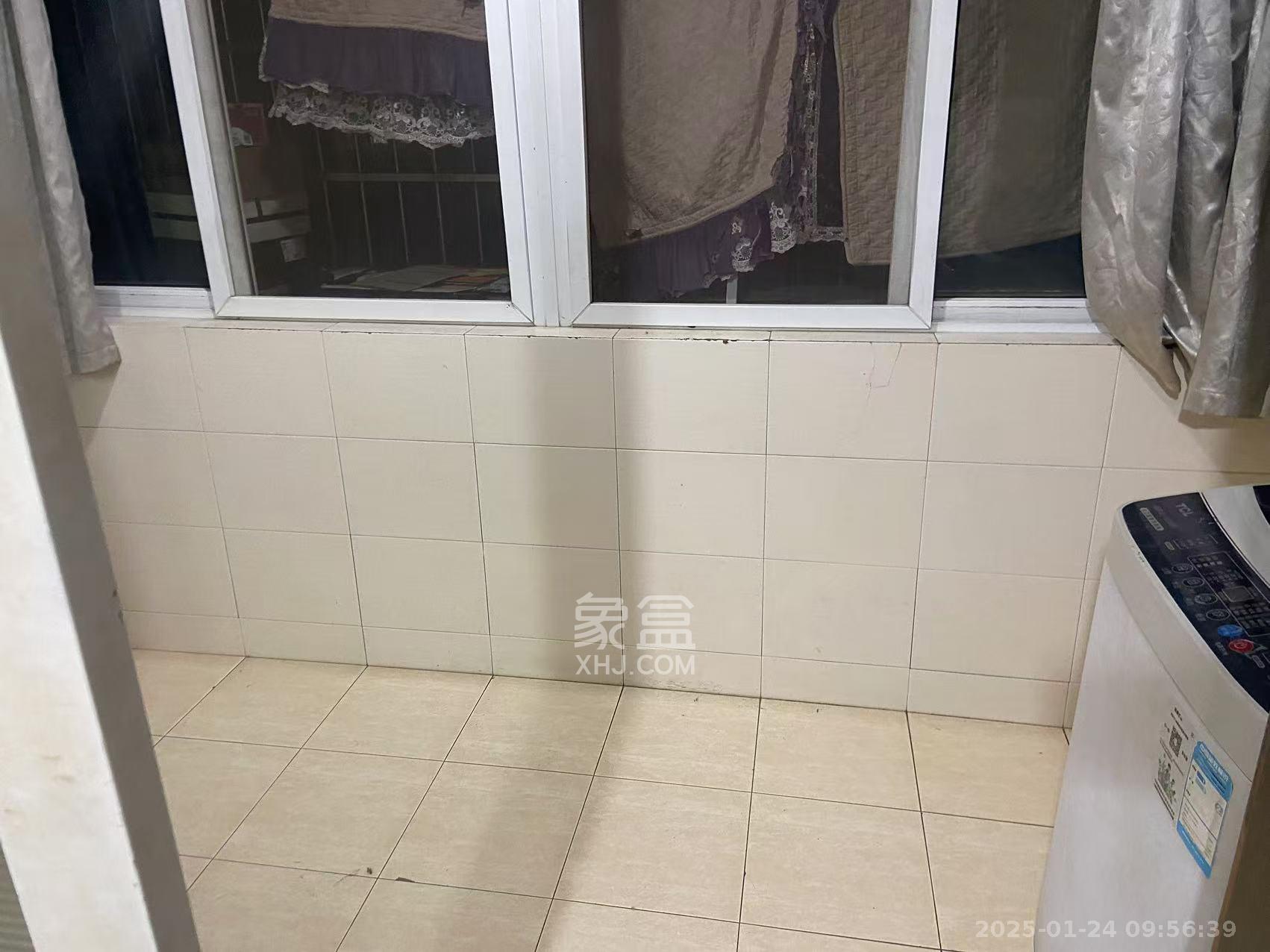 景湾小区(井湾小区)  1室2厅1卫    1500.0元/月 景湾小区(井湾小区)  1室2厅1卫    1500.0元/月室内图