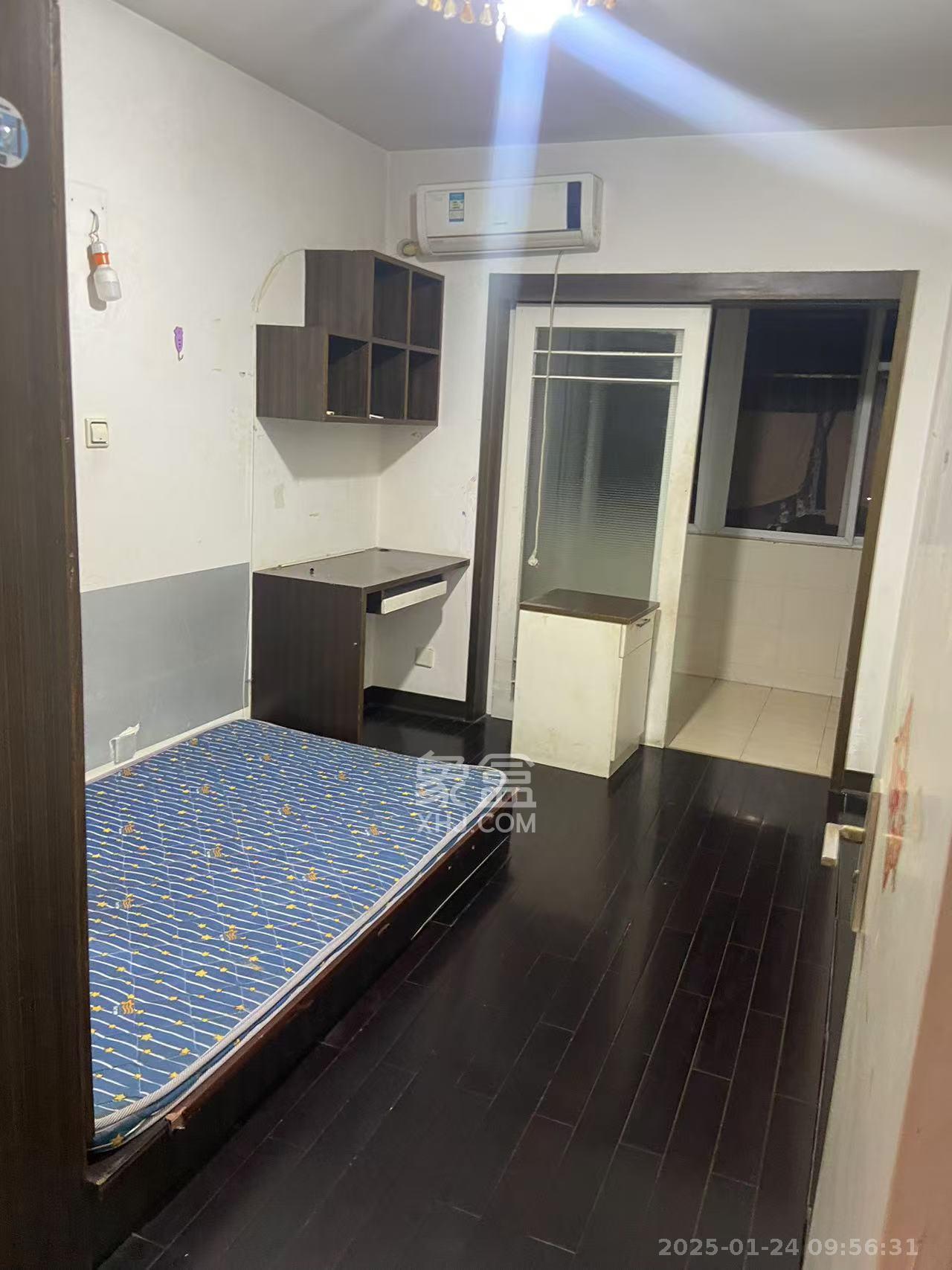 景湾小区(井湾小区)  1室2厅1卫    1500.0元/月 景湾小区(井湾小区)  1室2厅1卫    1500.0元/月室内图