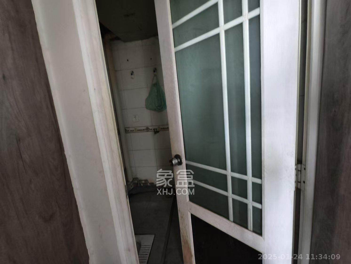 阳光100二期 2室2厅1卫 2200.0元/月 阳光100二期 2室2厅1卫 2200.0元/月室内图