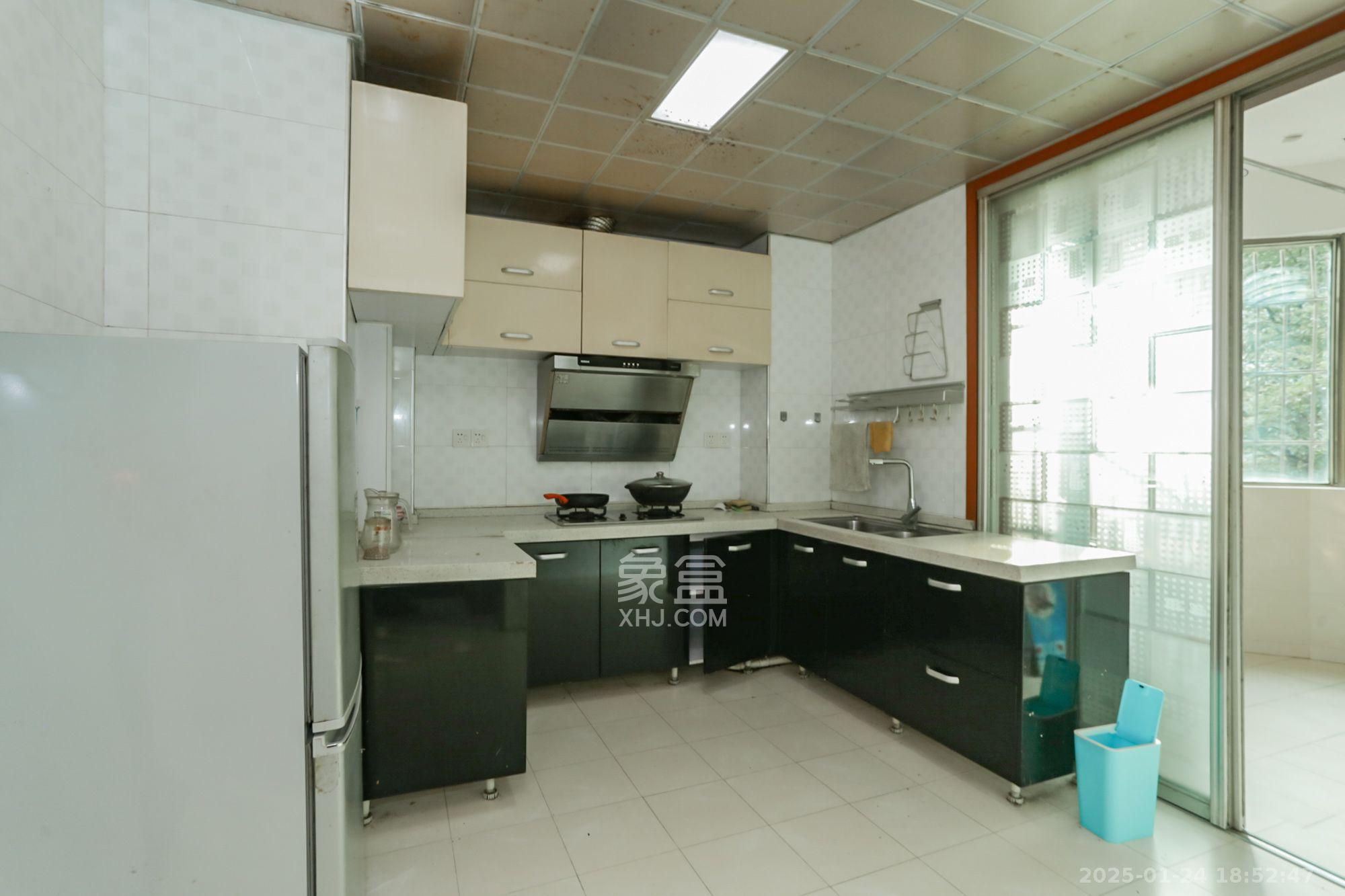 时代天骄 4室2厅2卫 2300.0元/月 时代天骄 4室2厅2卫 2300.0元/月室内图