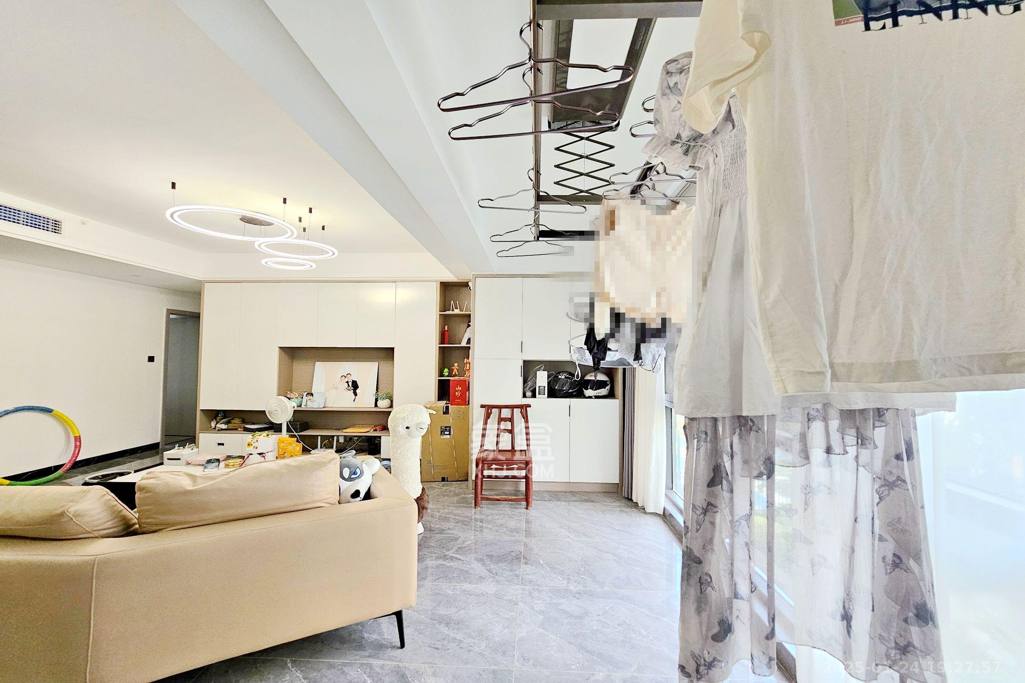 阳光城尚东湾愉景苑 3室2厅2卫 3200.0元/月 阳光城尚东湾愉景苑 3室2厅2卫 3200.0元/月室内图