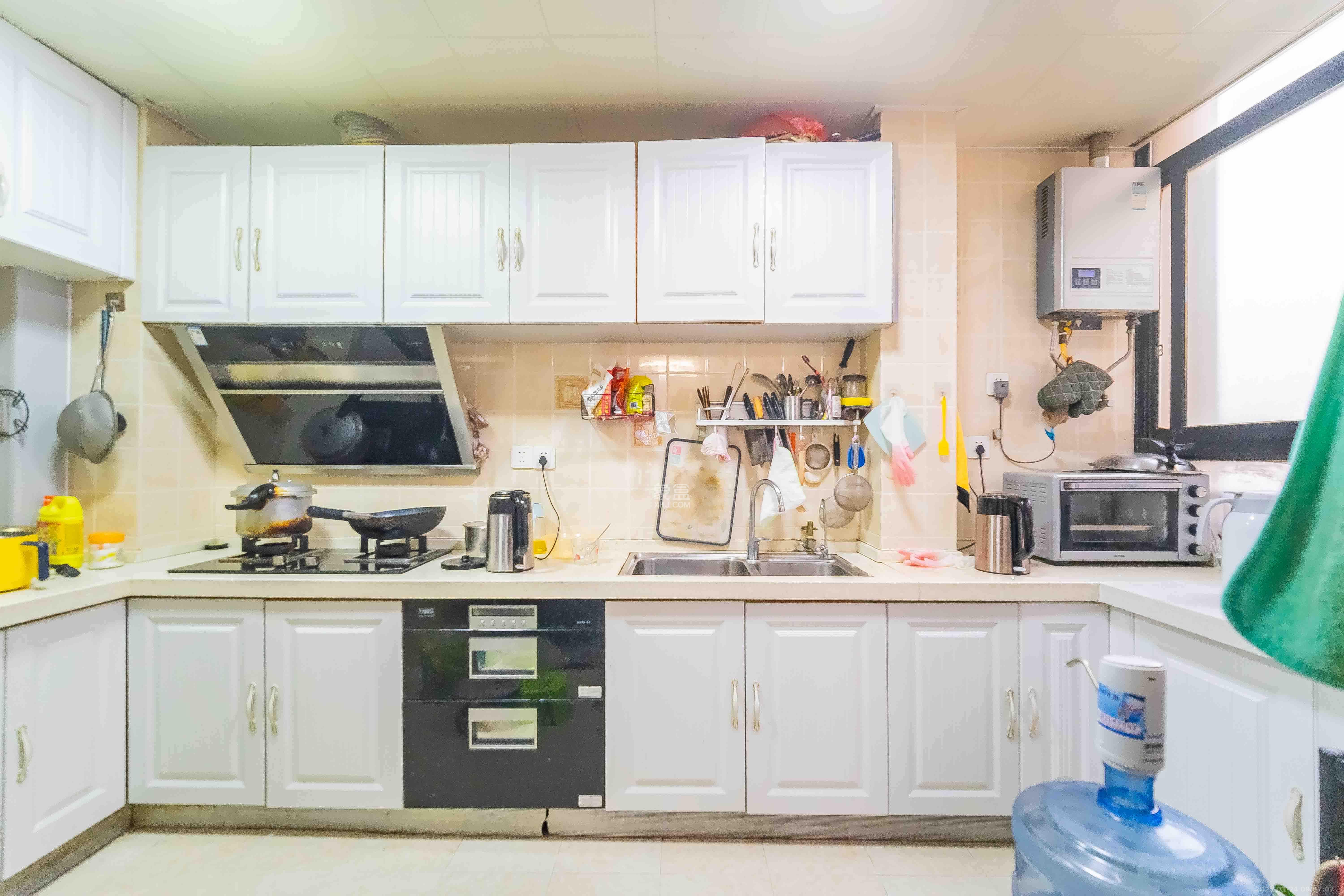 英郡年华 3室2厅1卫 2500.0元/月 英郡年华 3室2厅1卫 2500.0元/月室内图